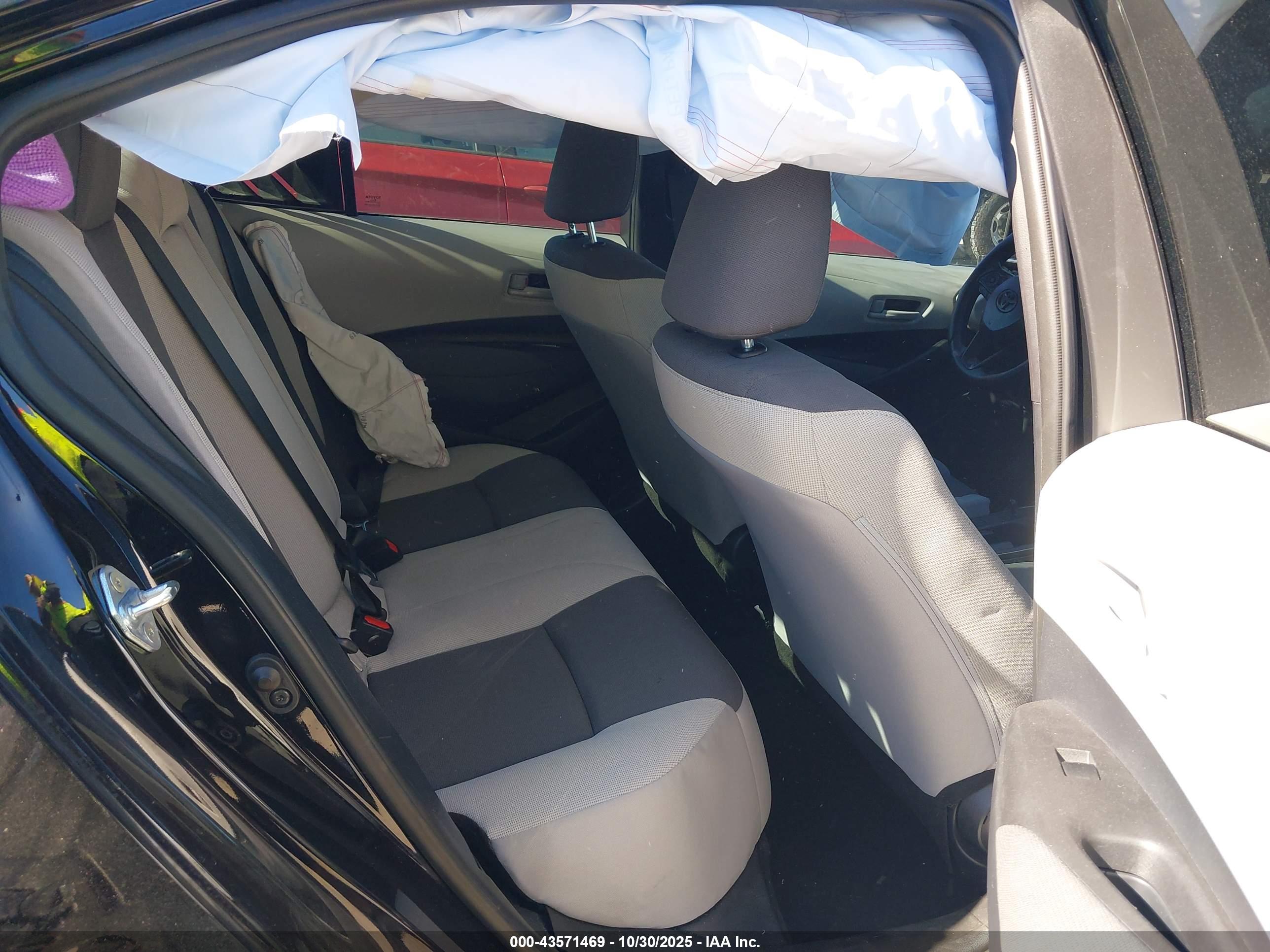 TOYOTA COROLLA image 8