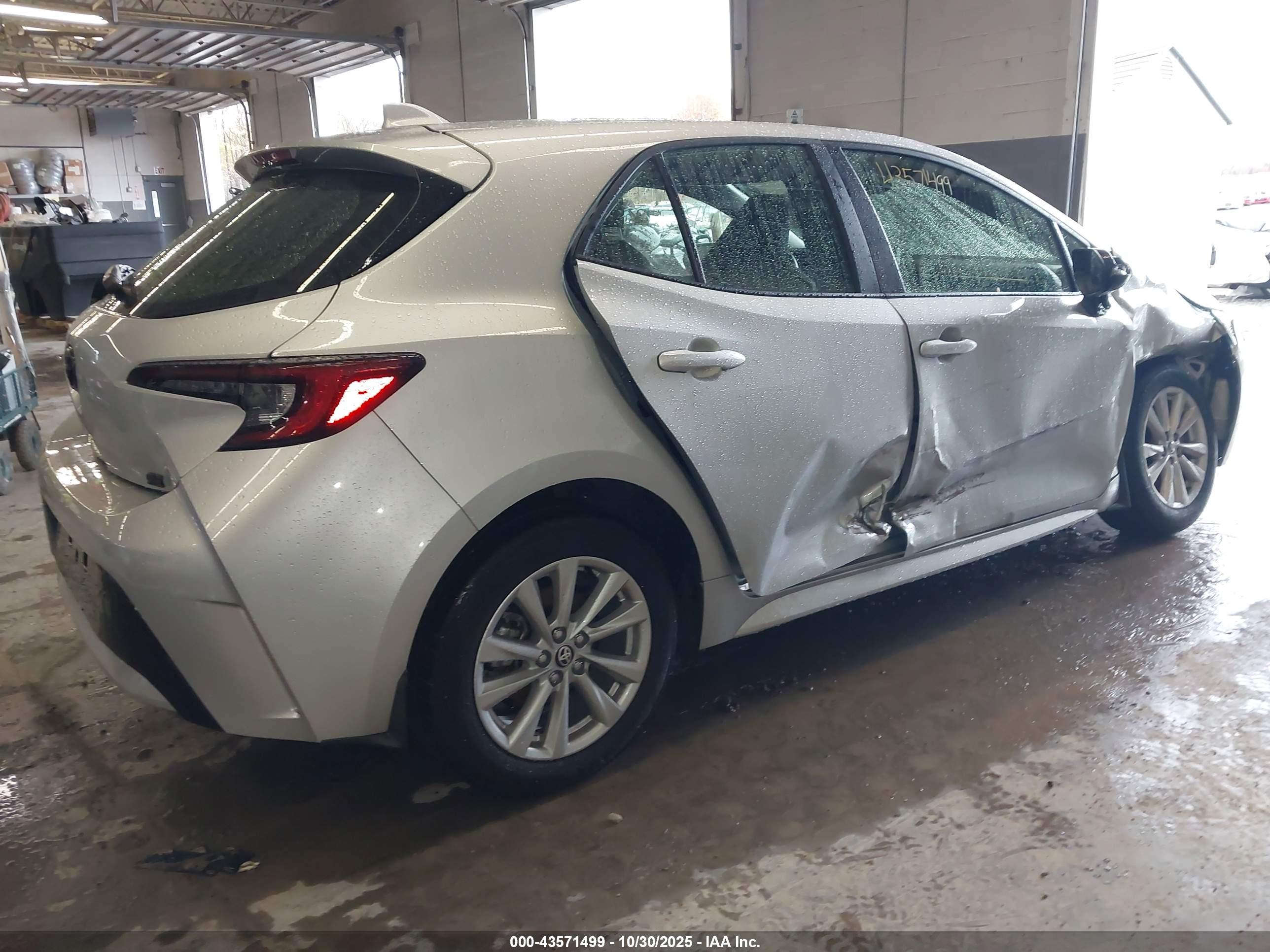 TOYOTA COROLLA image 4