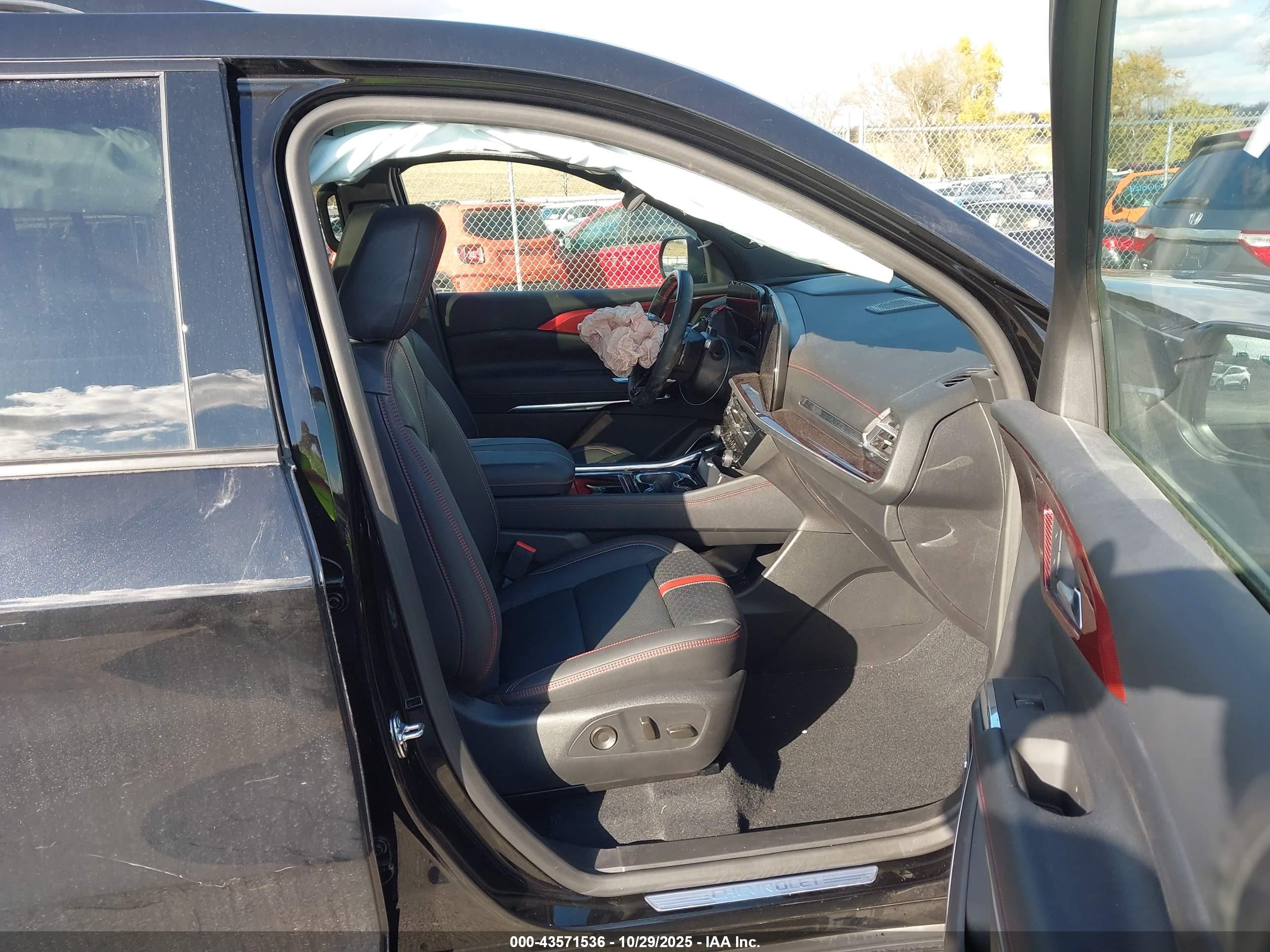 CHEVROLET TRAVERSE image 5