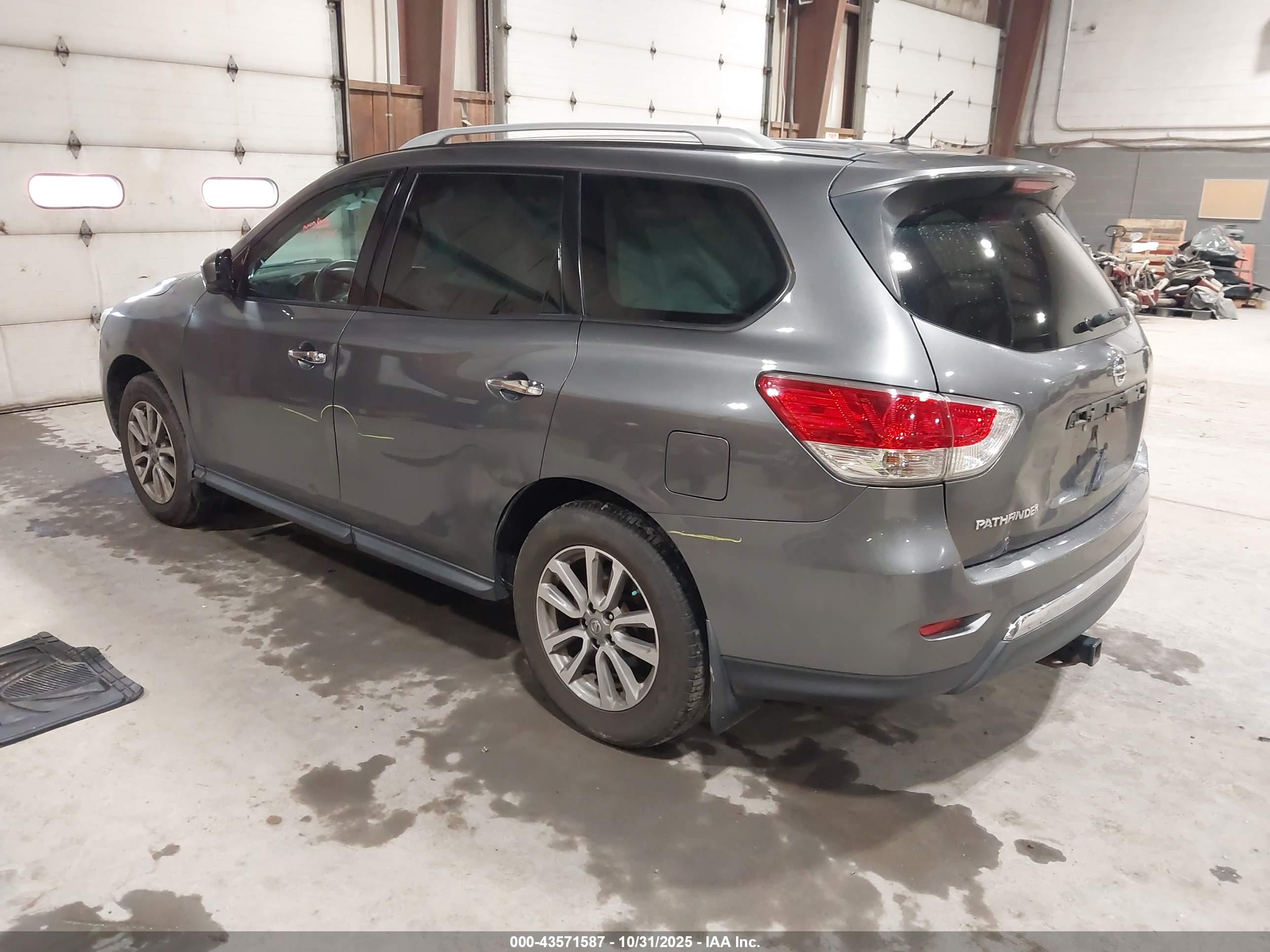 NISSAN PATHFINDER image 3