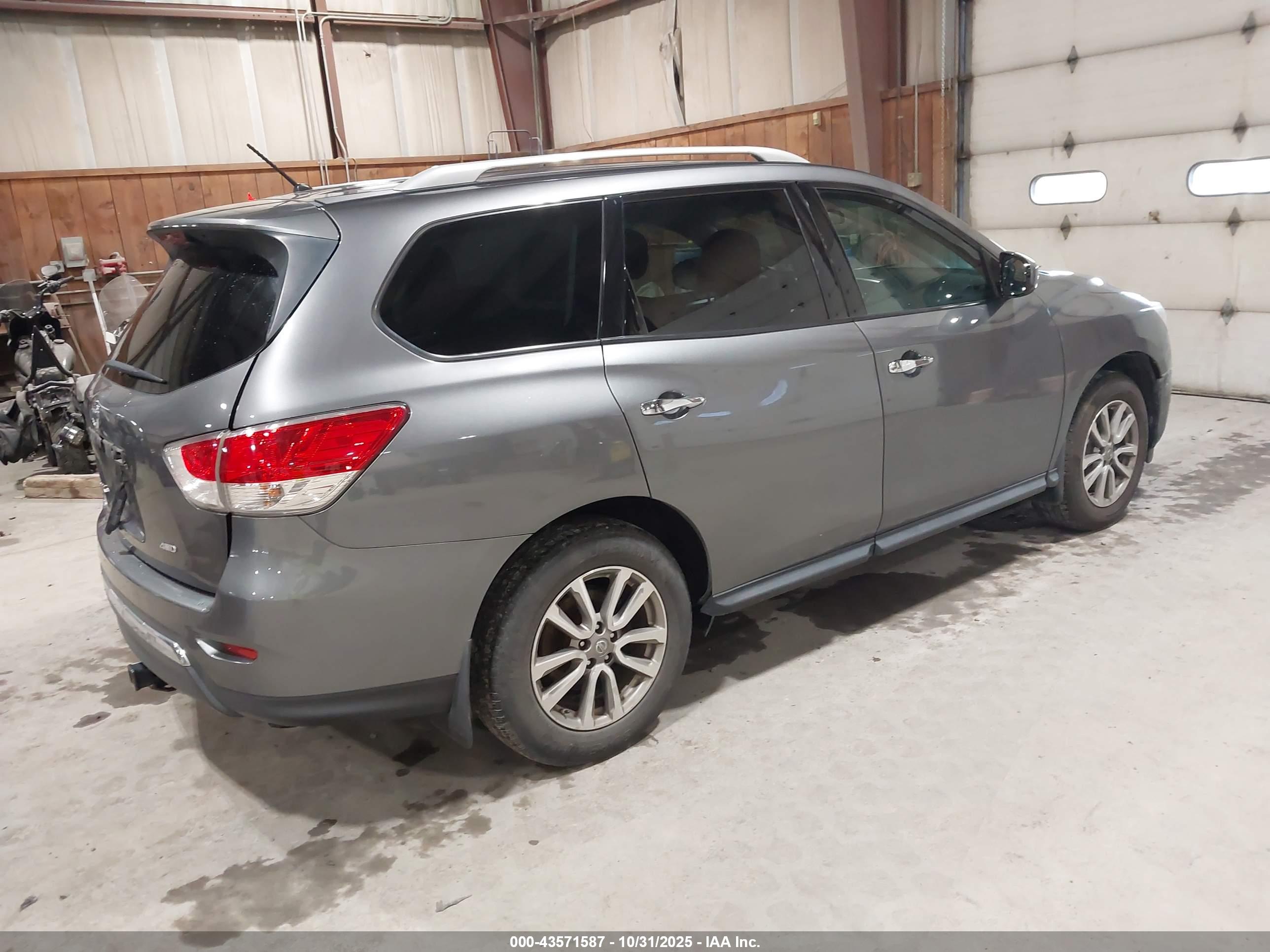 NISSAN PATHFINDER image 4