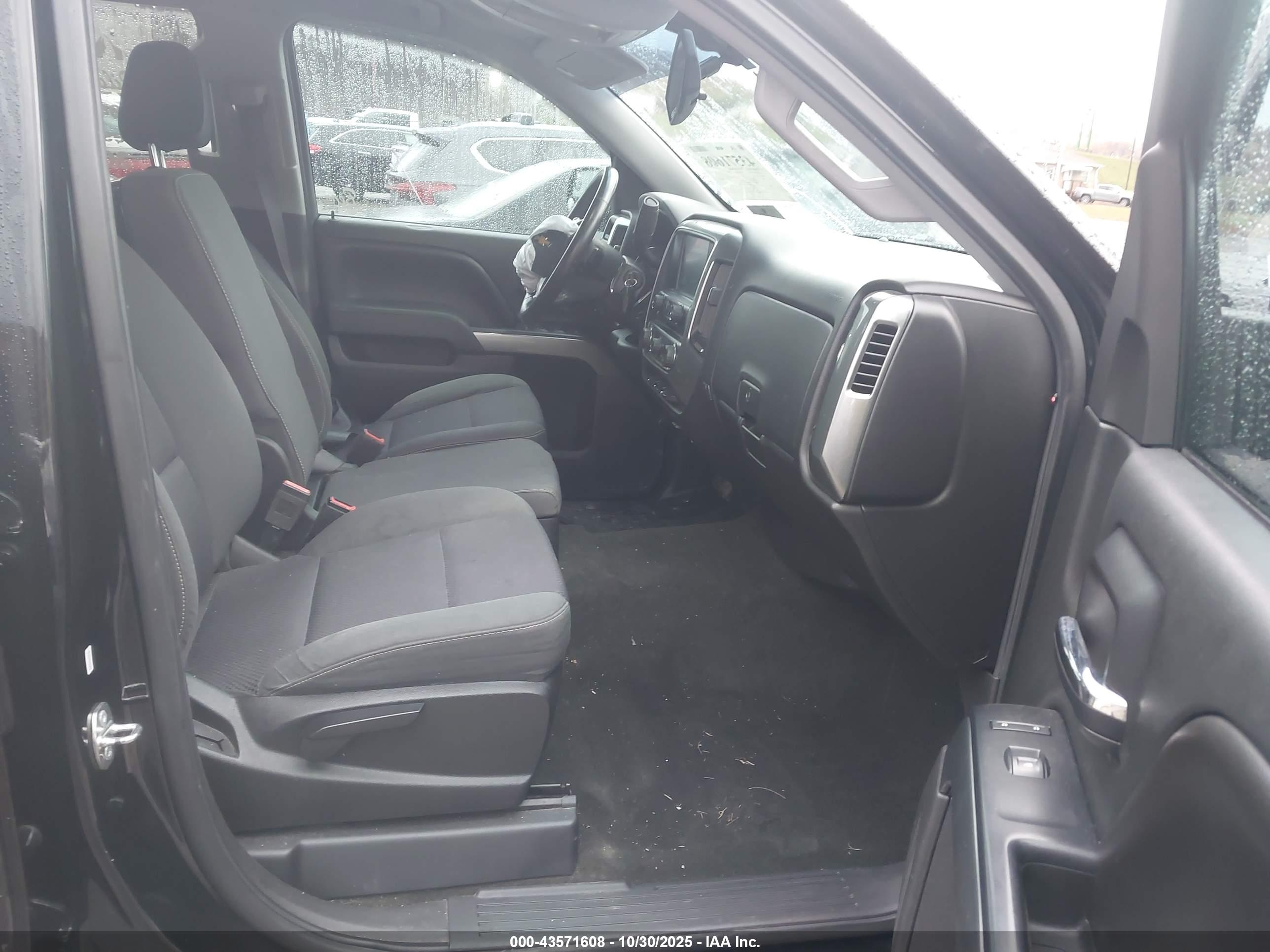 CHEVROLET SILVERADO image 5
