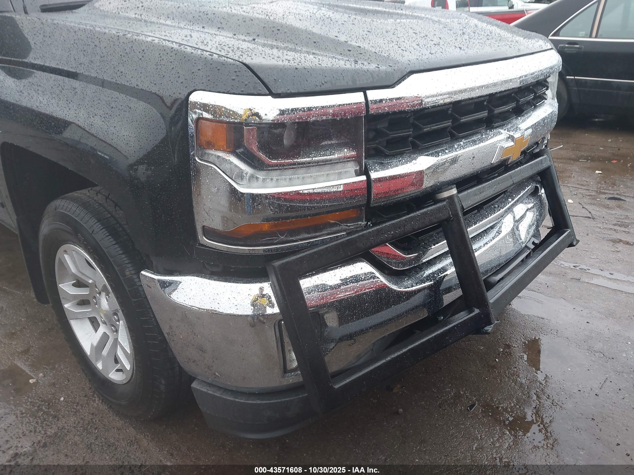 CHEVROLET SILVERADO image 6