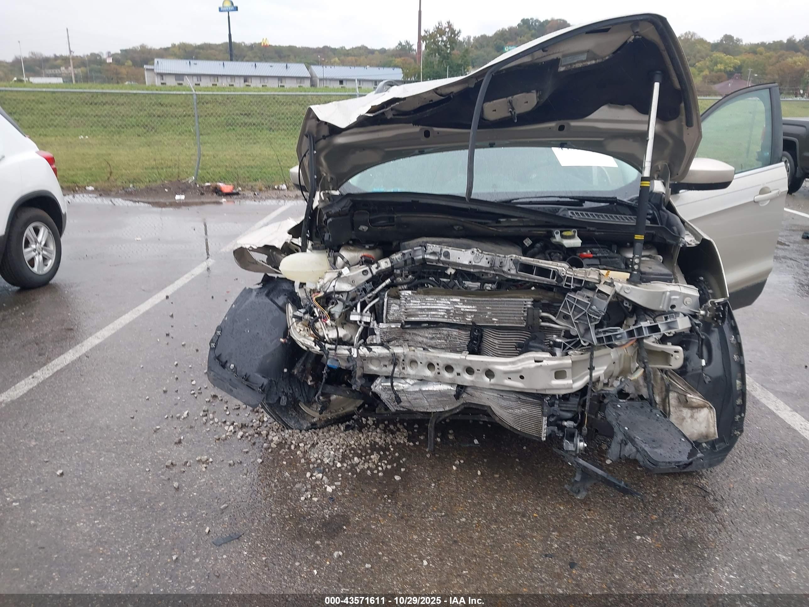 FORD ESCAPE image 6