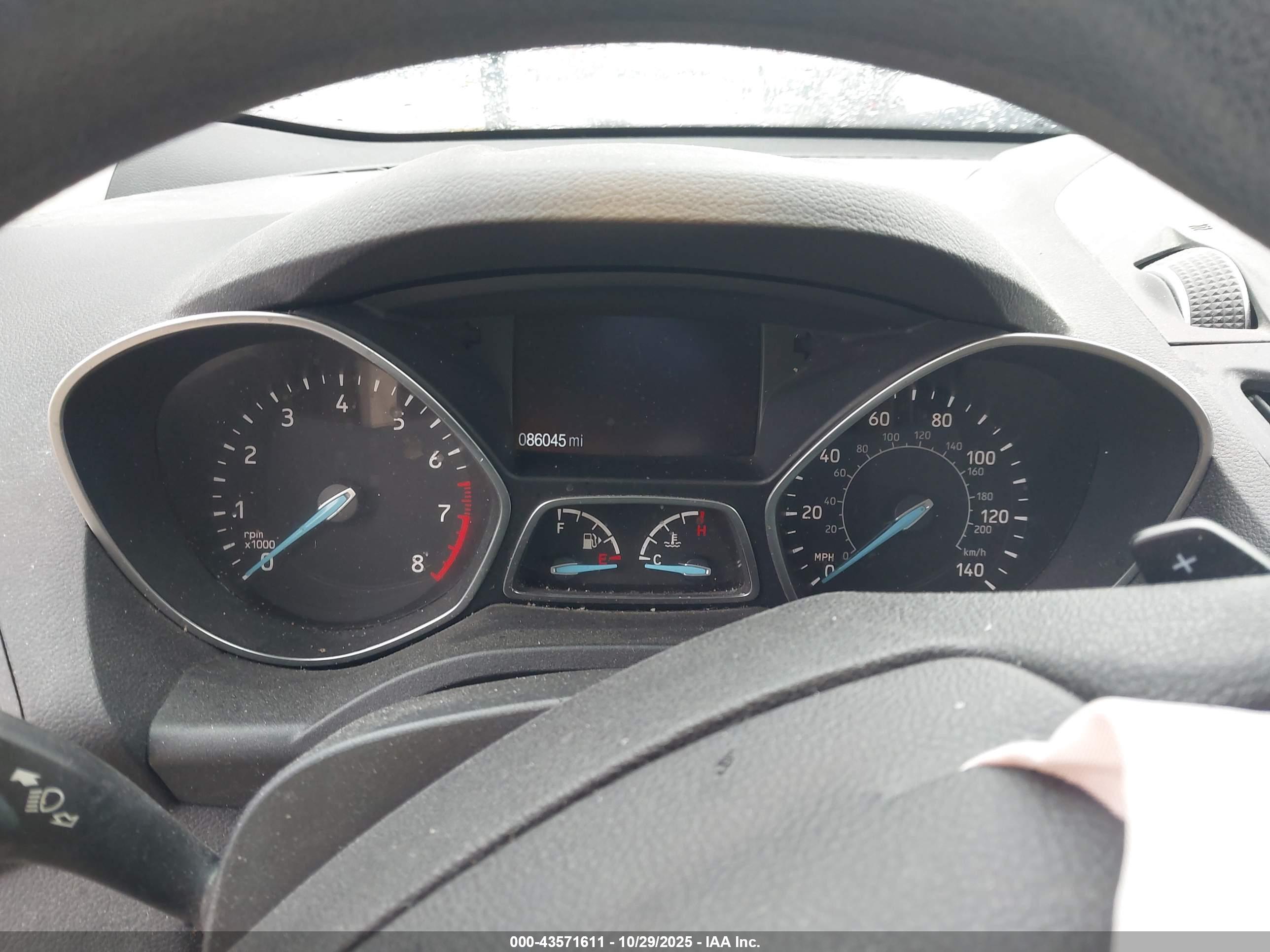 FORD ESCAPE image 7