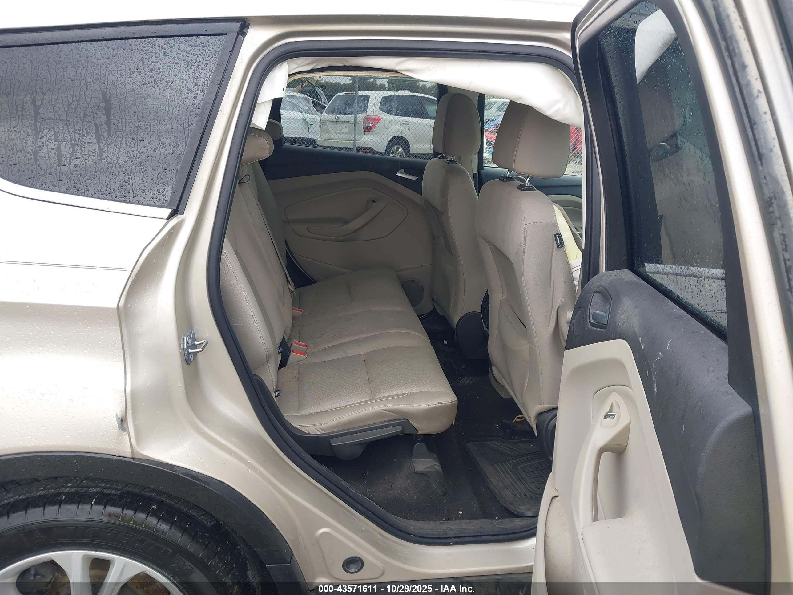 FORD ESCAPE image 8