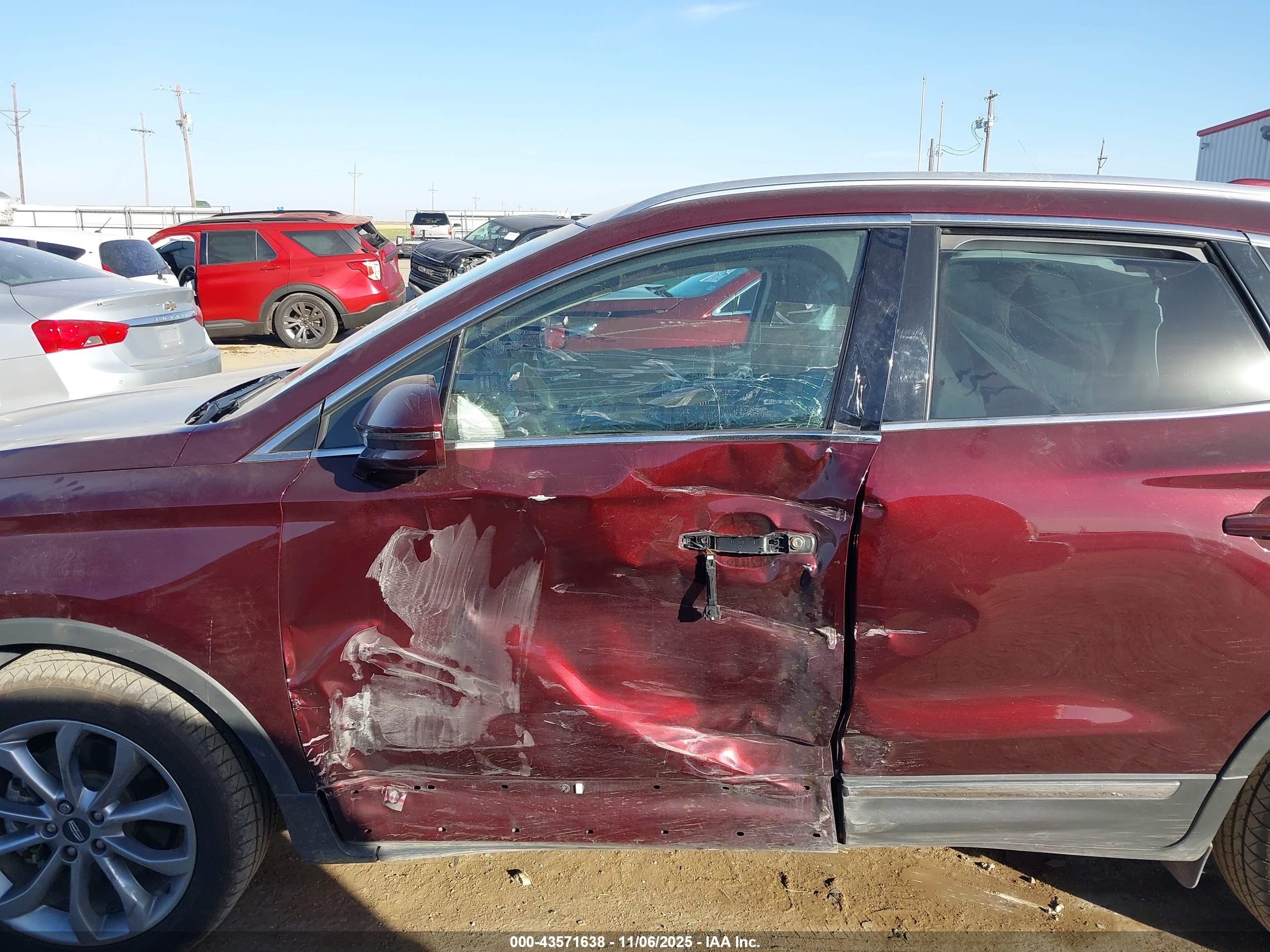 LINCOLN MKC image 6