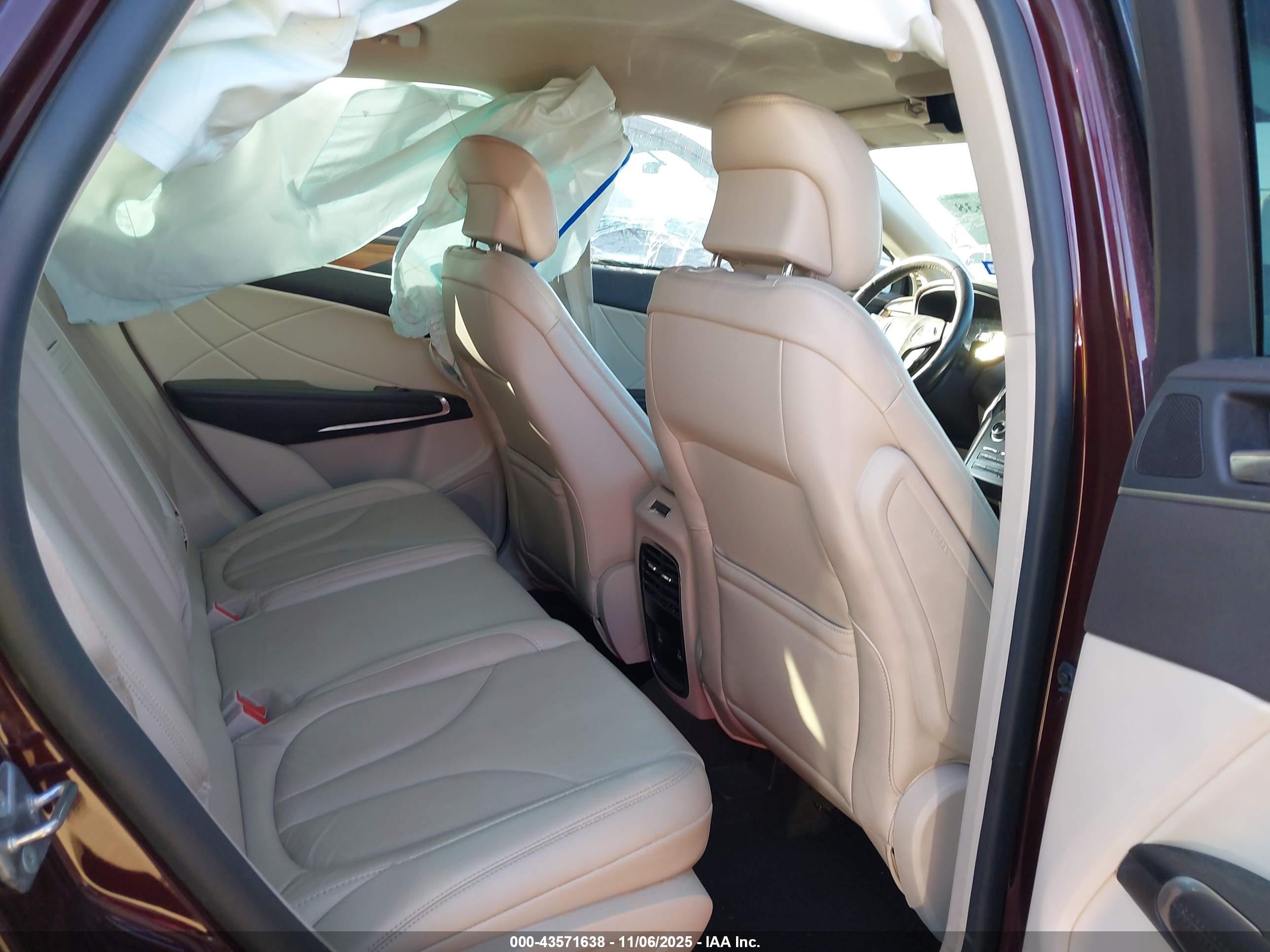 LINCOLN MKC image 8