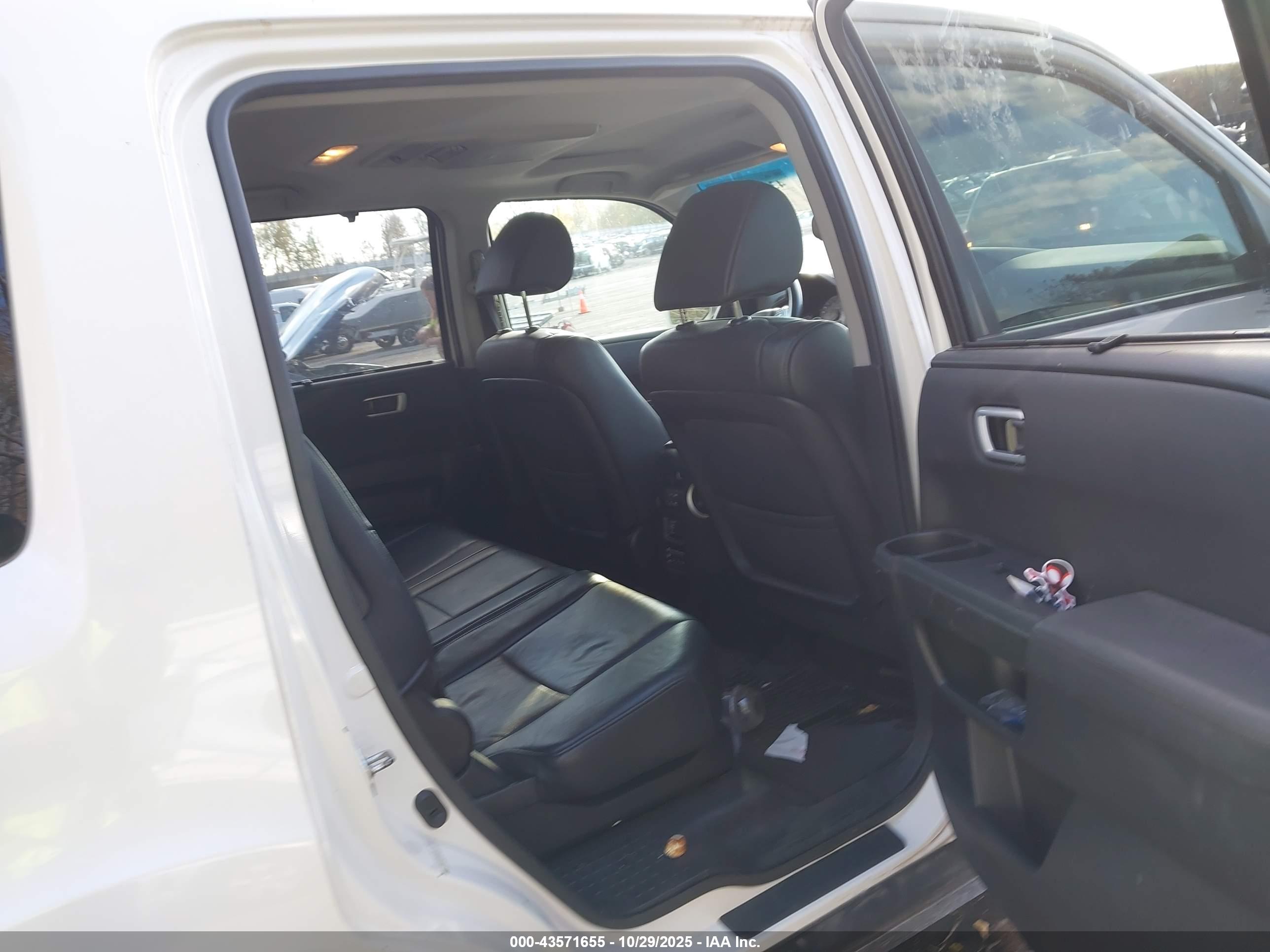 HONDA PILOT image 8