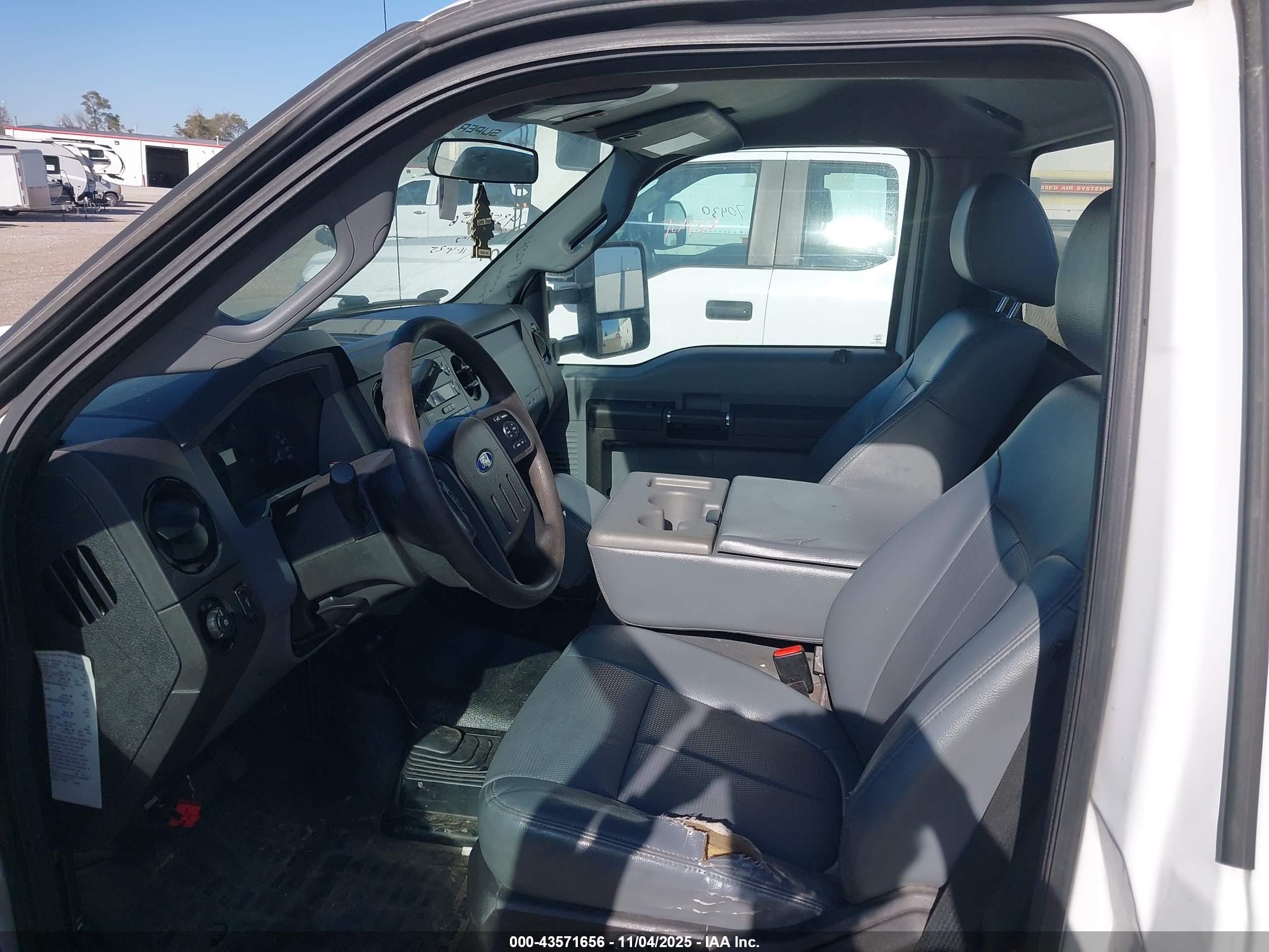FORD F-350 image 8