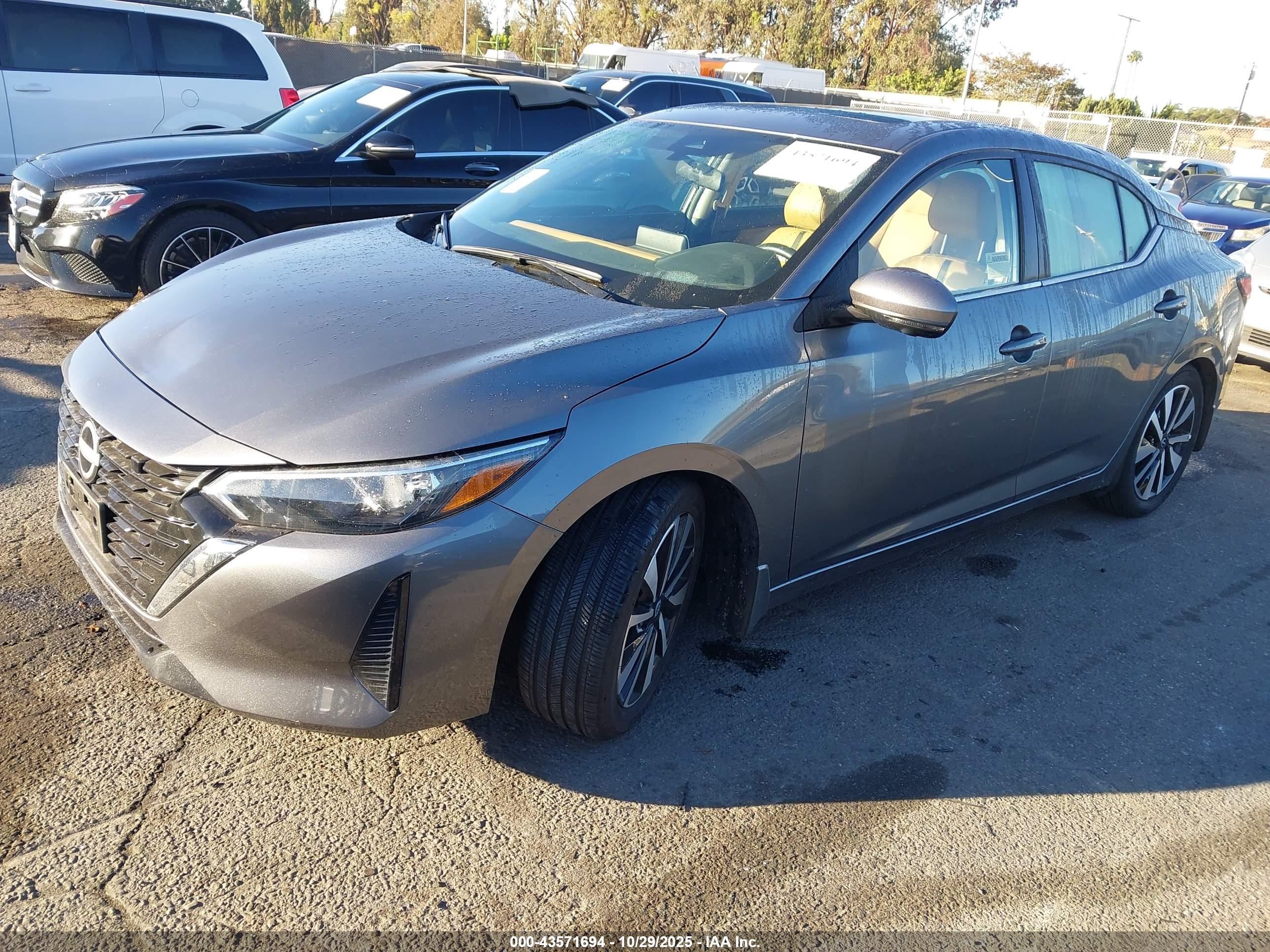 NISSAN SENTRA image 2