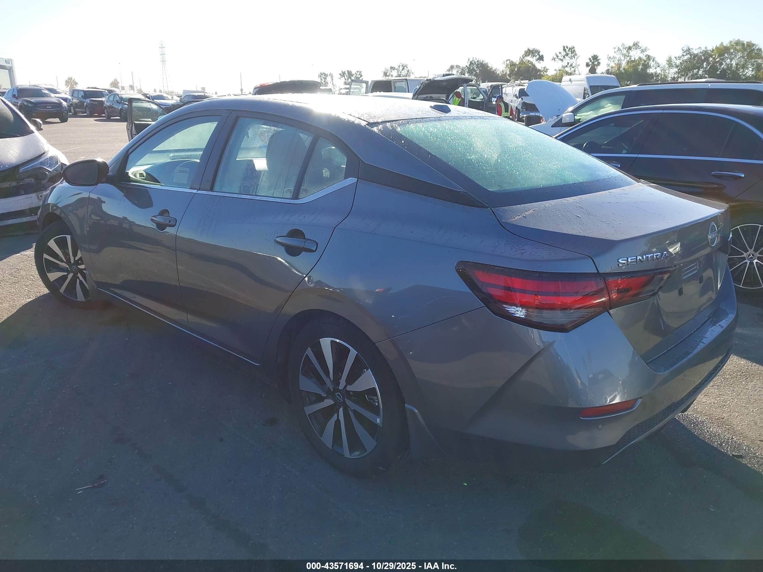 NISSAN SENTRA image 3