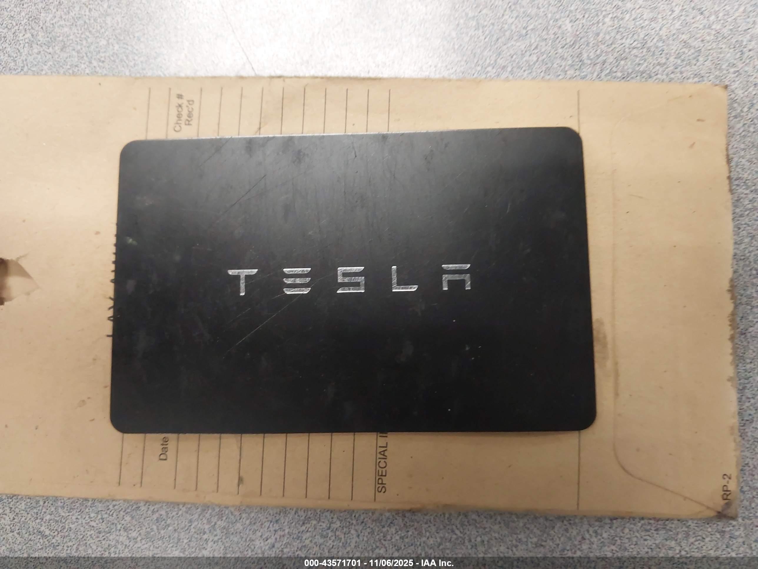 TESLA MODEL image 11