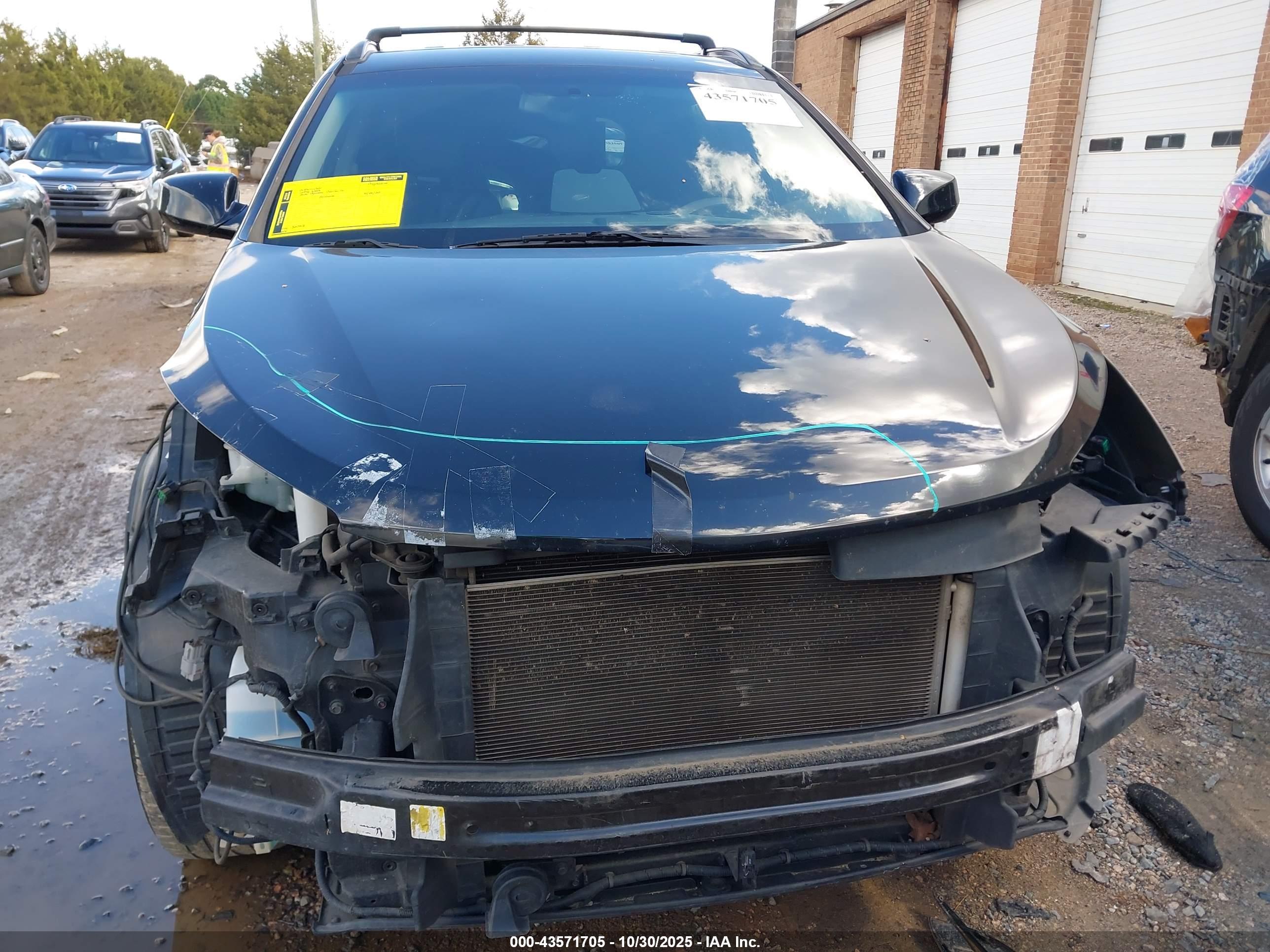 HYUNDAI SANTA image 6