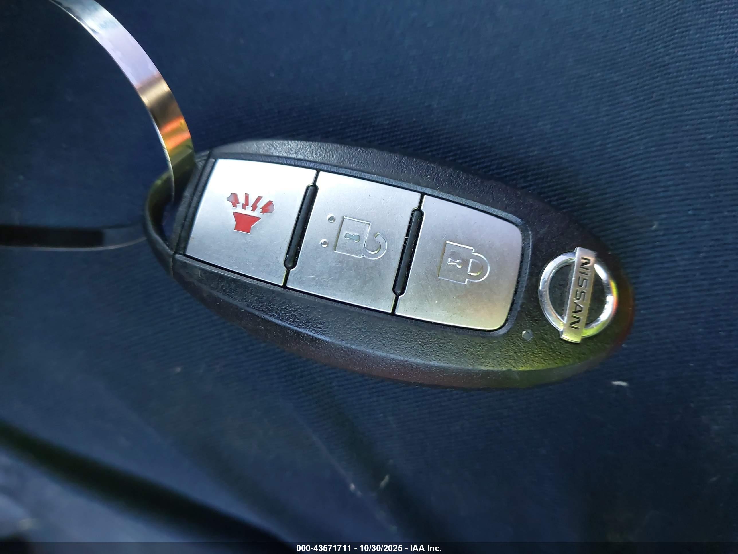 NISSAN ROGUE image 11
