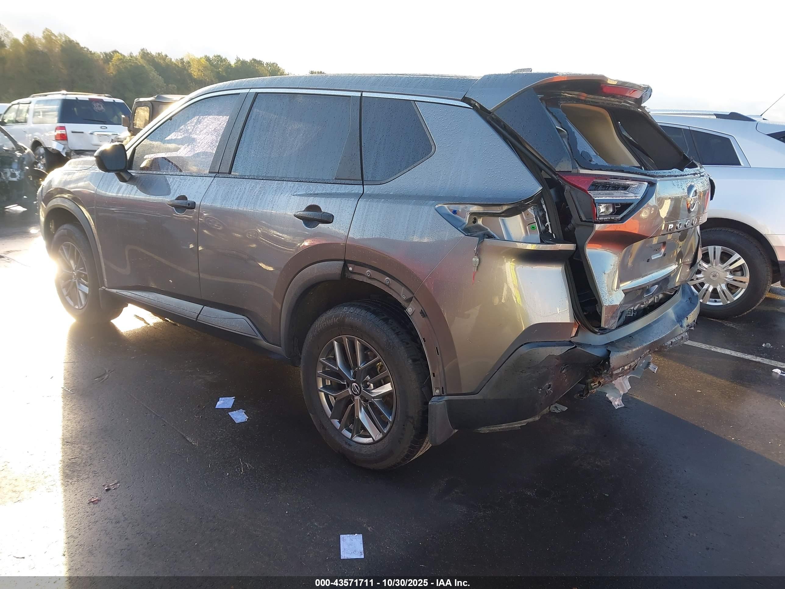 NISSAN ROGUE image 3