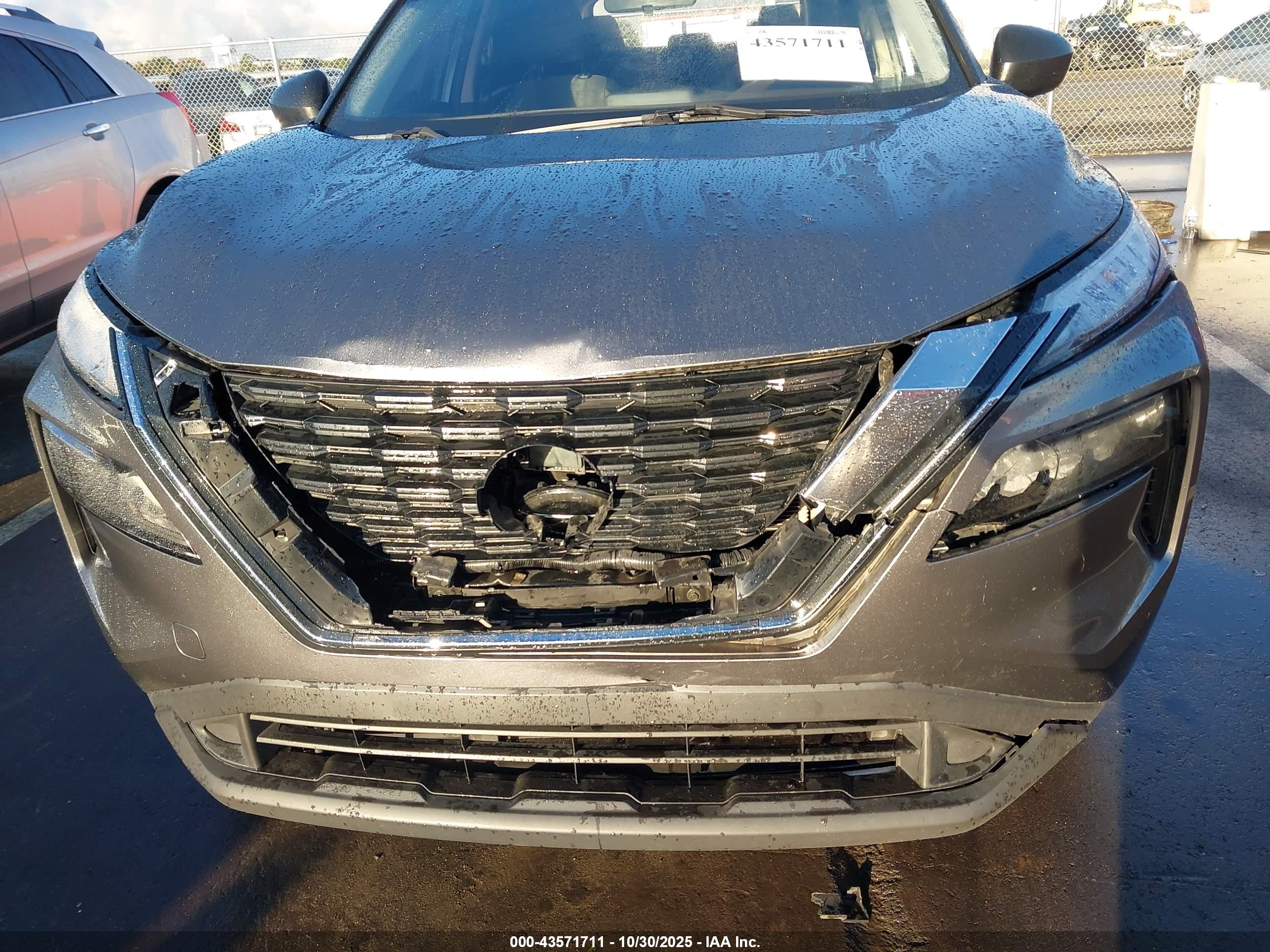 NISSAN ROGUE image 6
