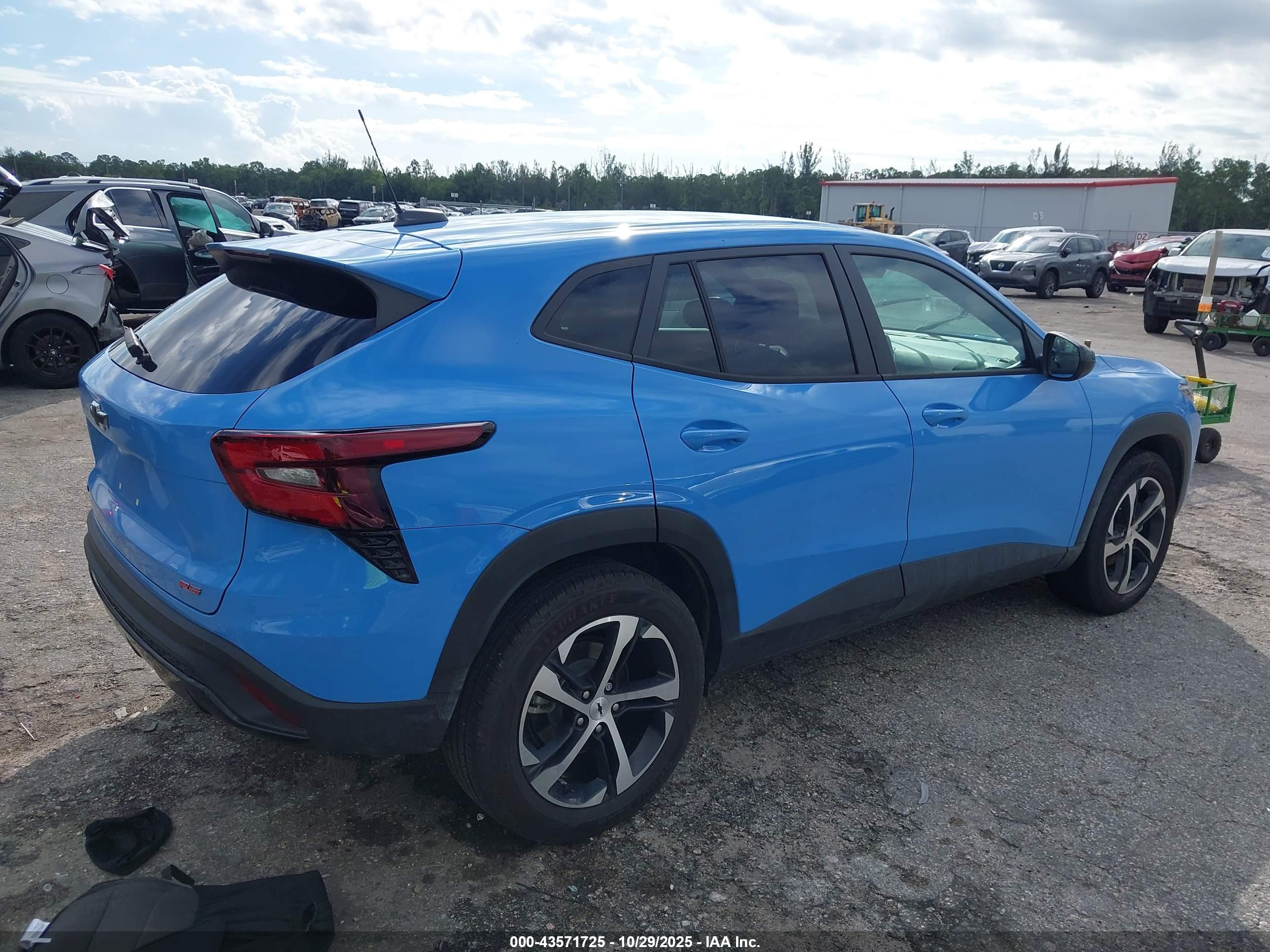 CHEVROLET TRAX image 4