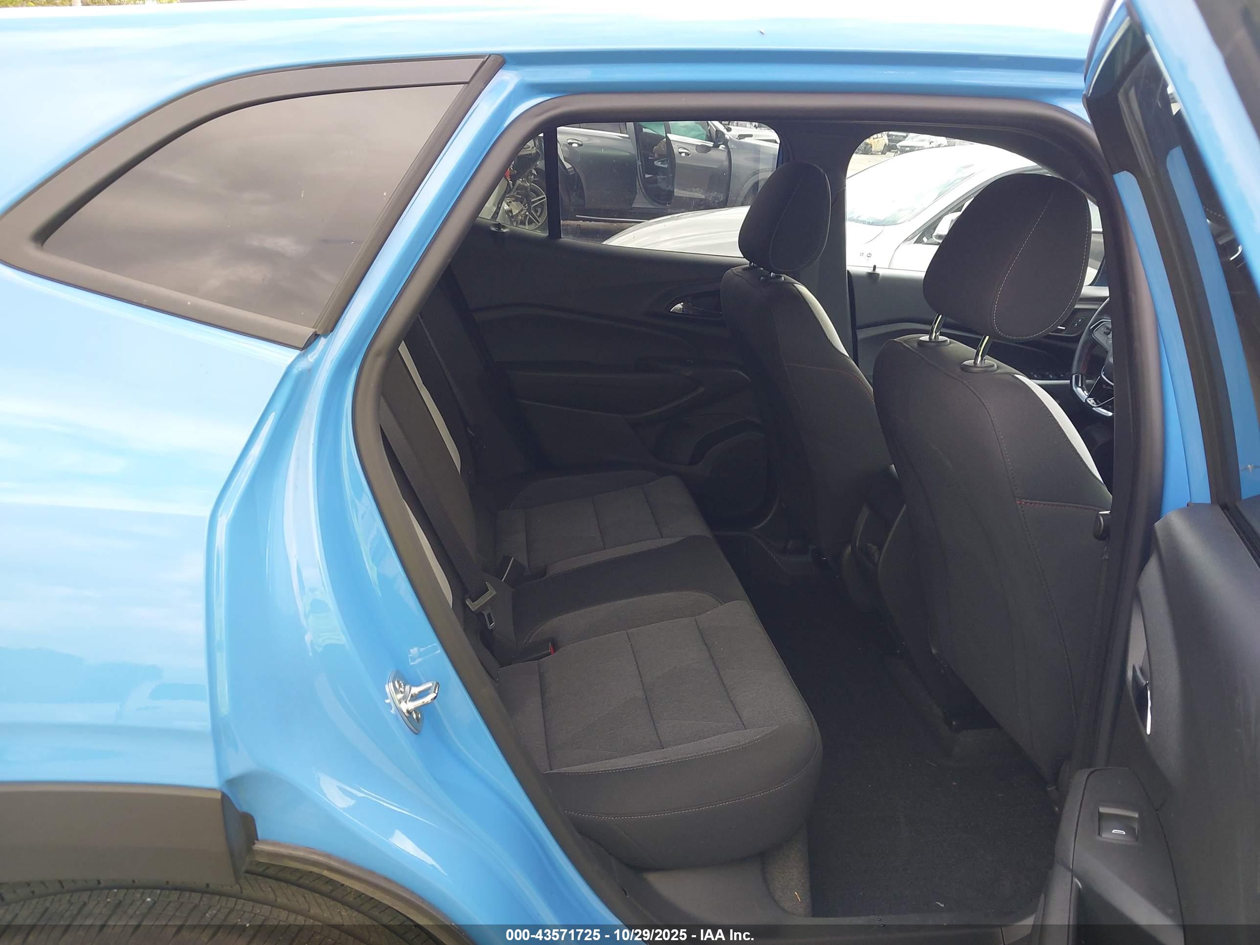 CHEVROLET TRAX image 8