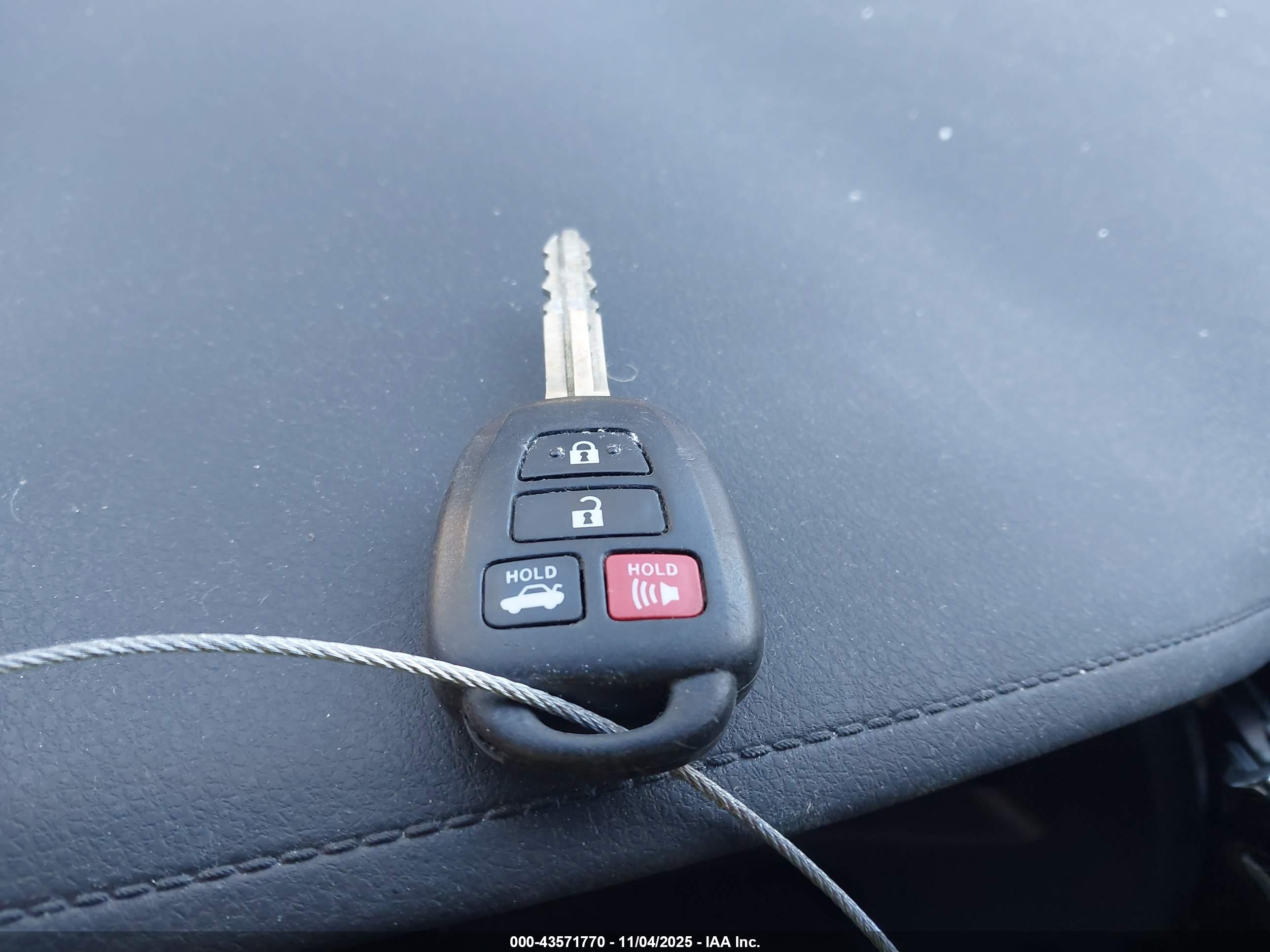 TOYOTA COROLLA image 11