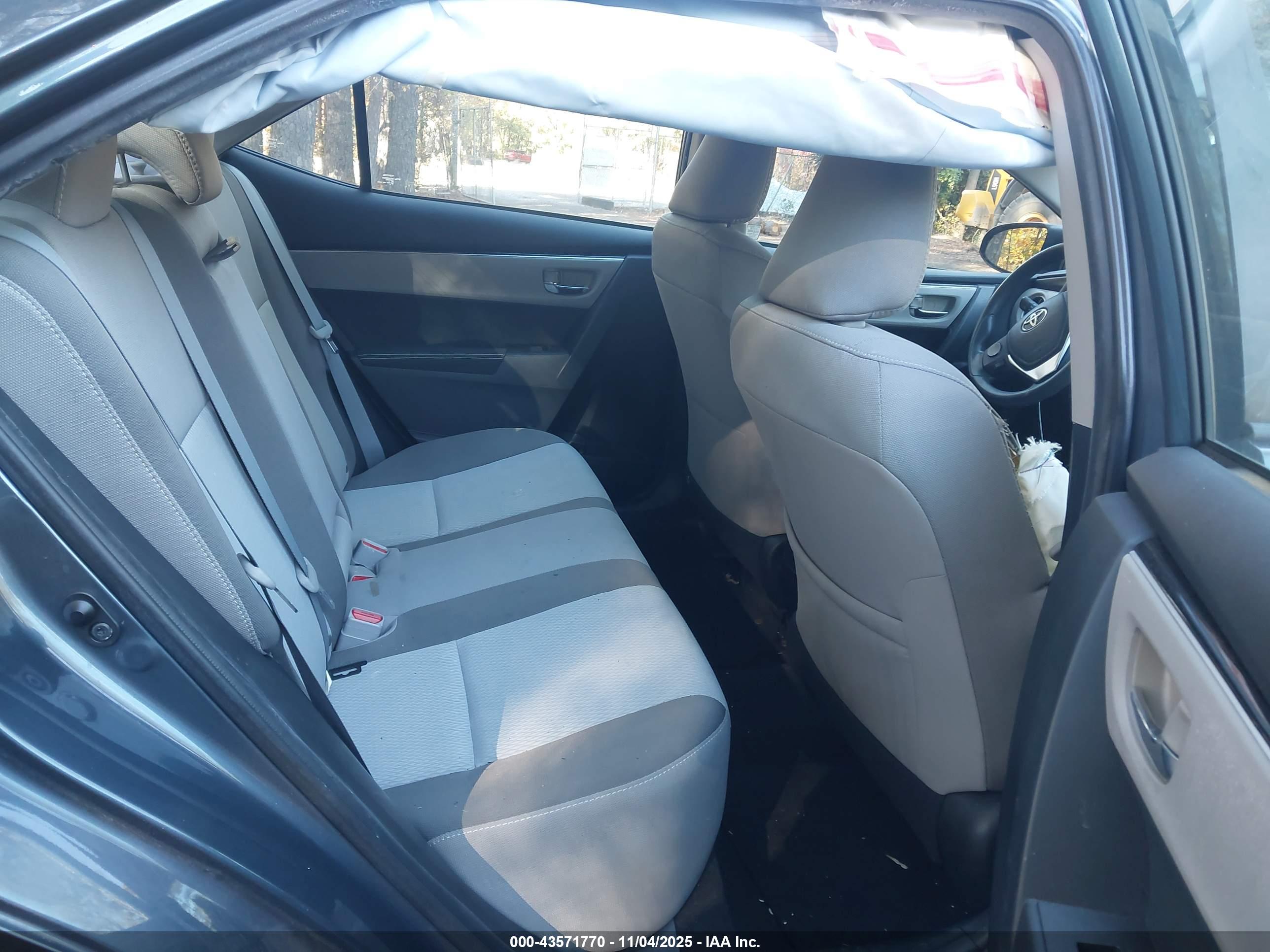 TOYOTA COROLLA image 8