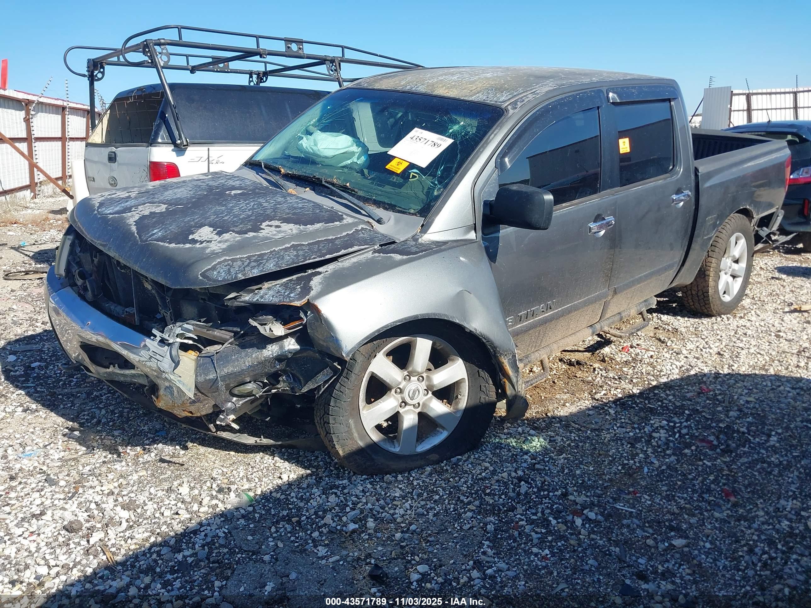 NISSAN TITAN image 2