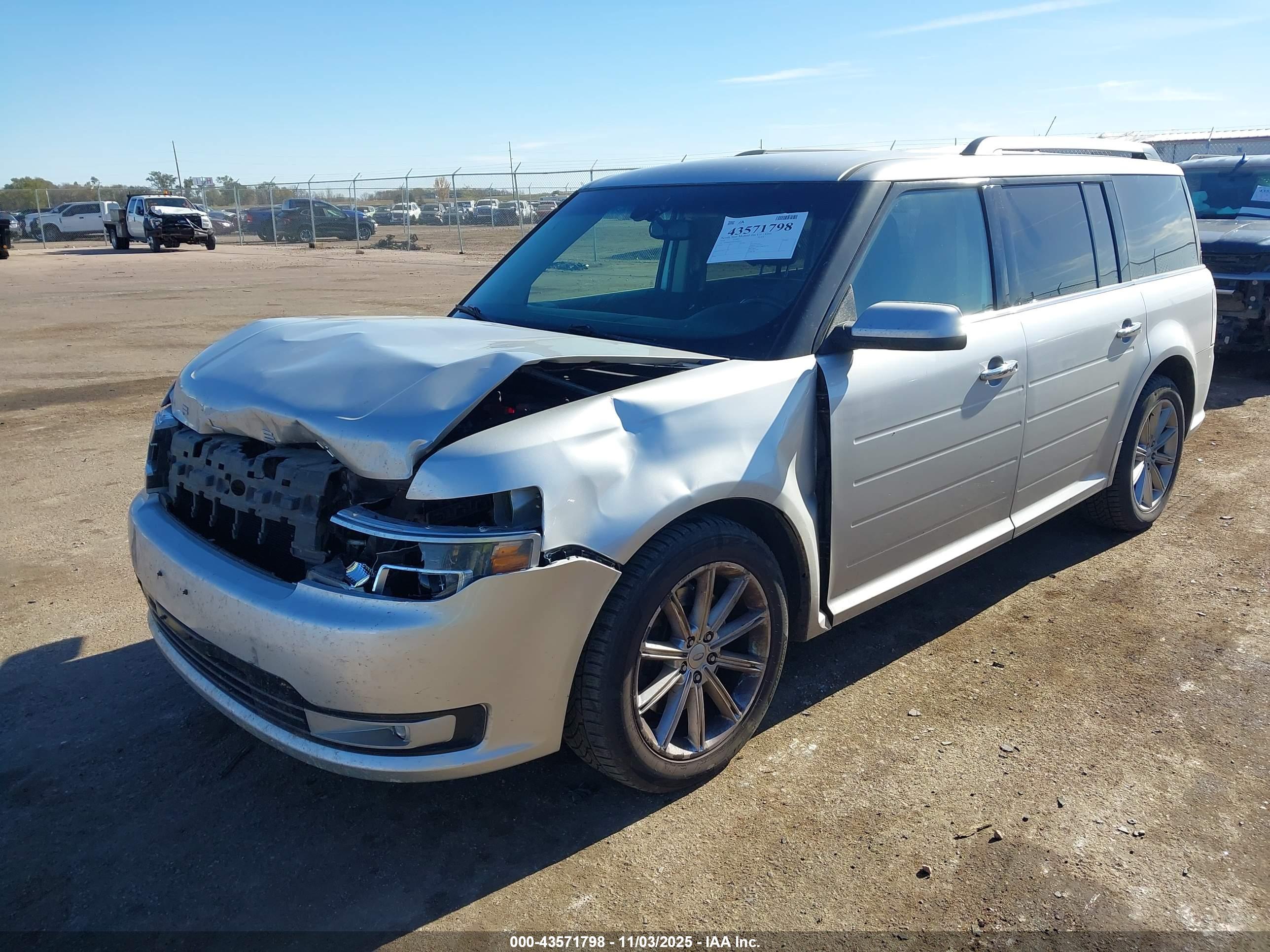 FORD FLEX image 2