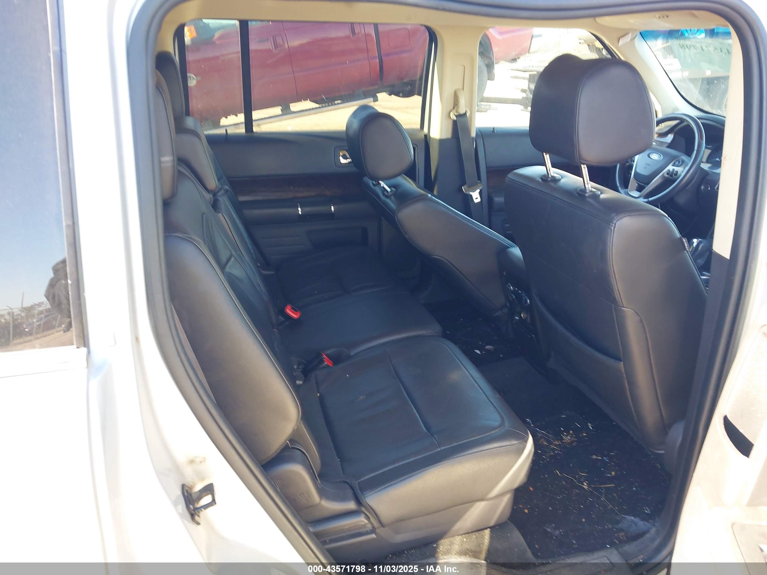 FORD FLEX image 8