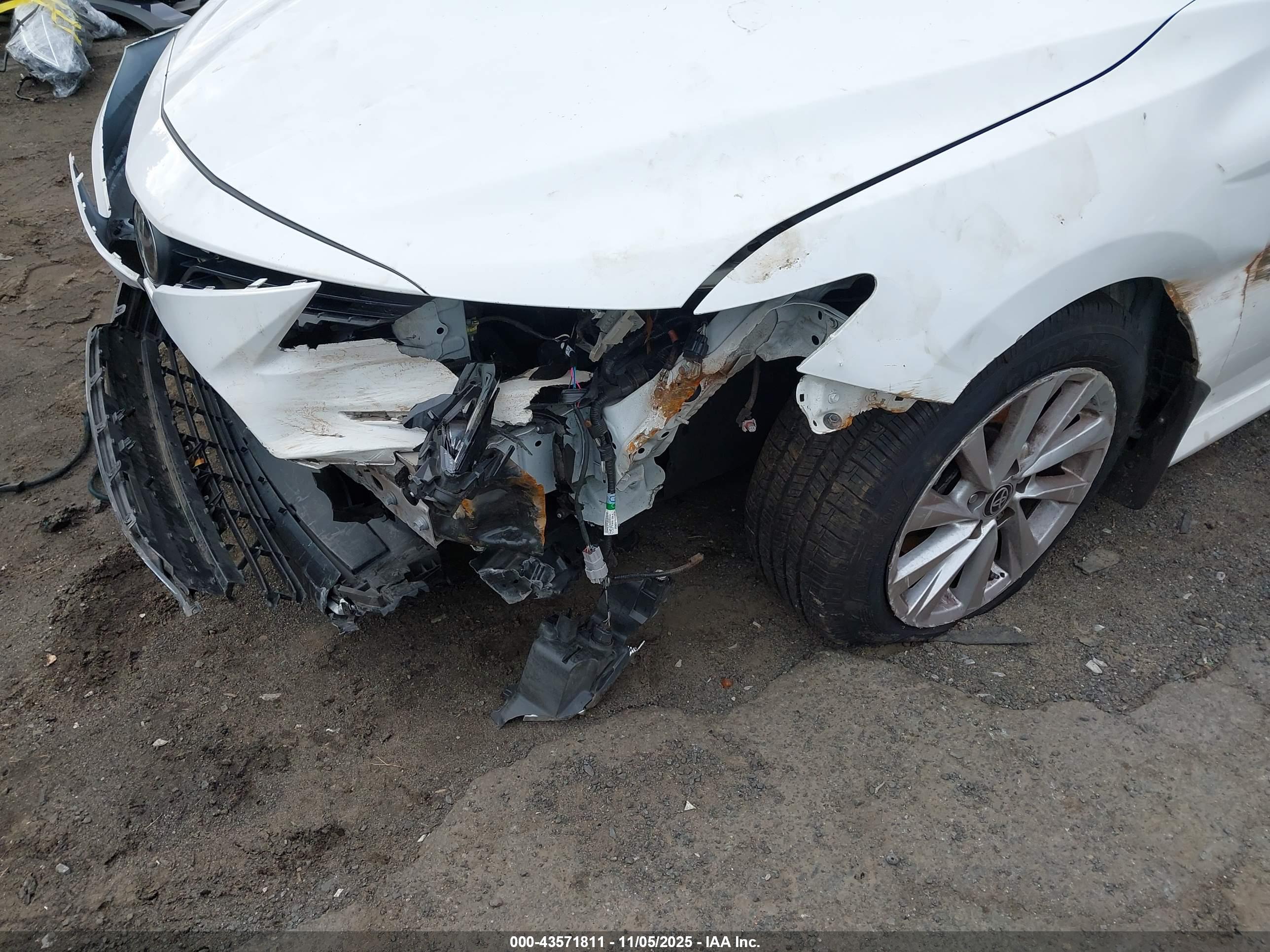 TOYOTA CAMRY image 6
