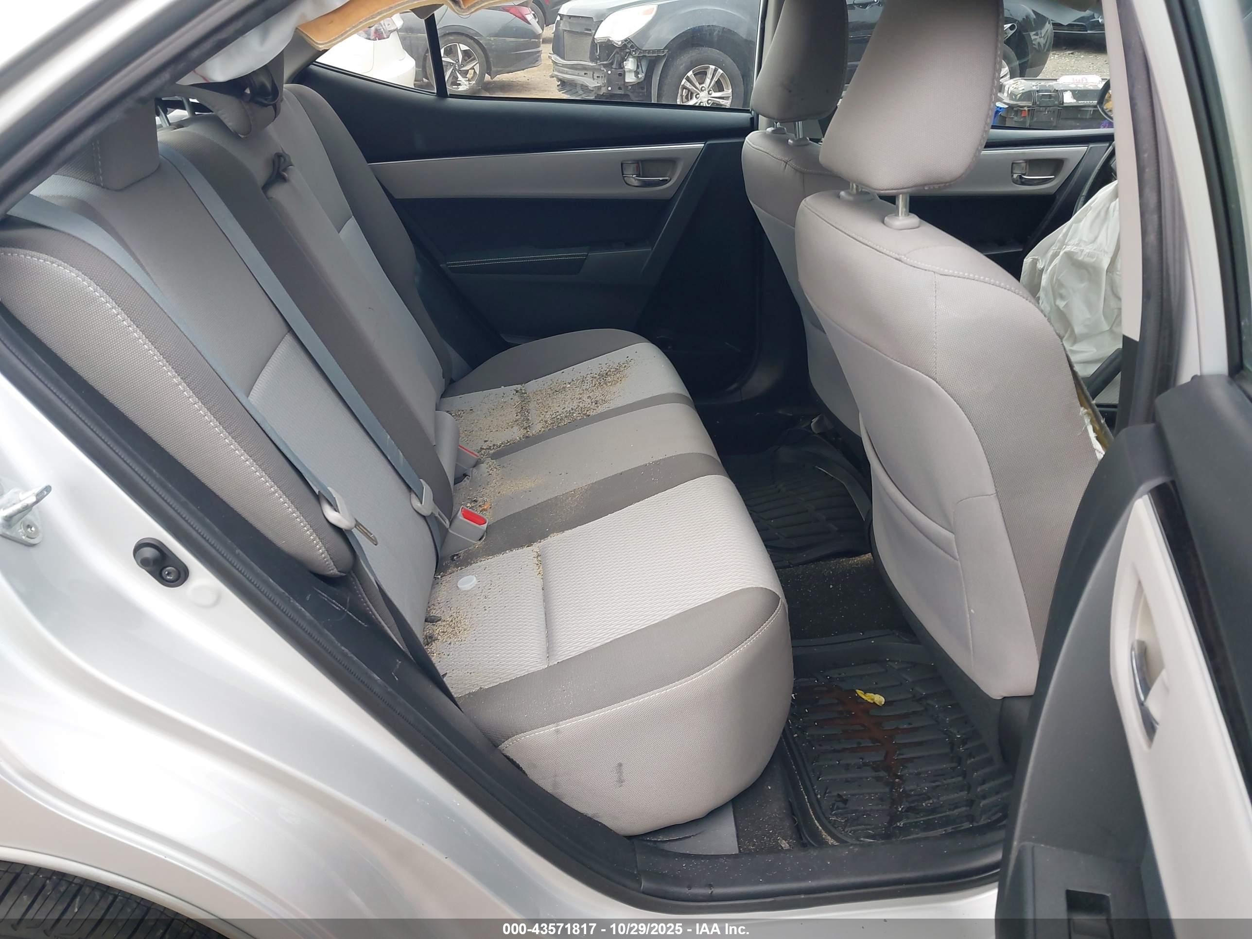TOYOTA COROLLA image 8