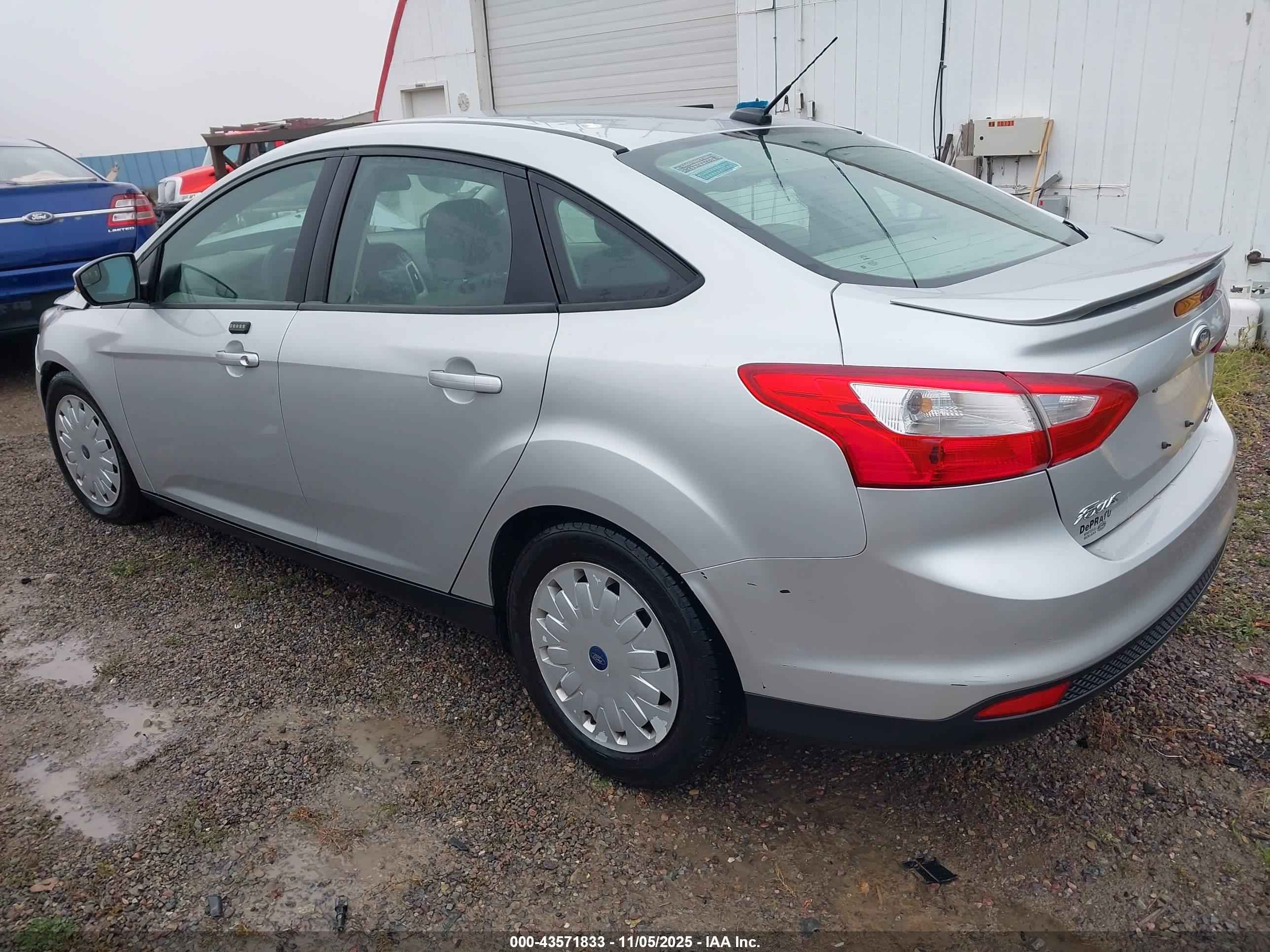 FORD FOCUS image 3
