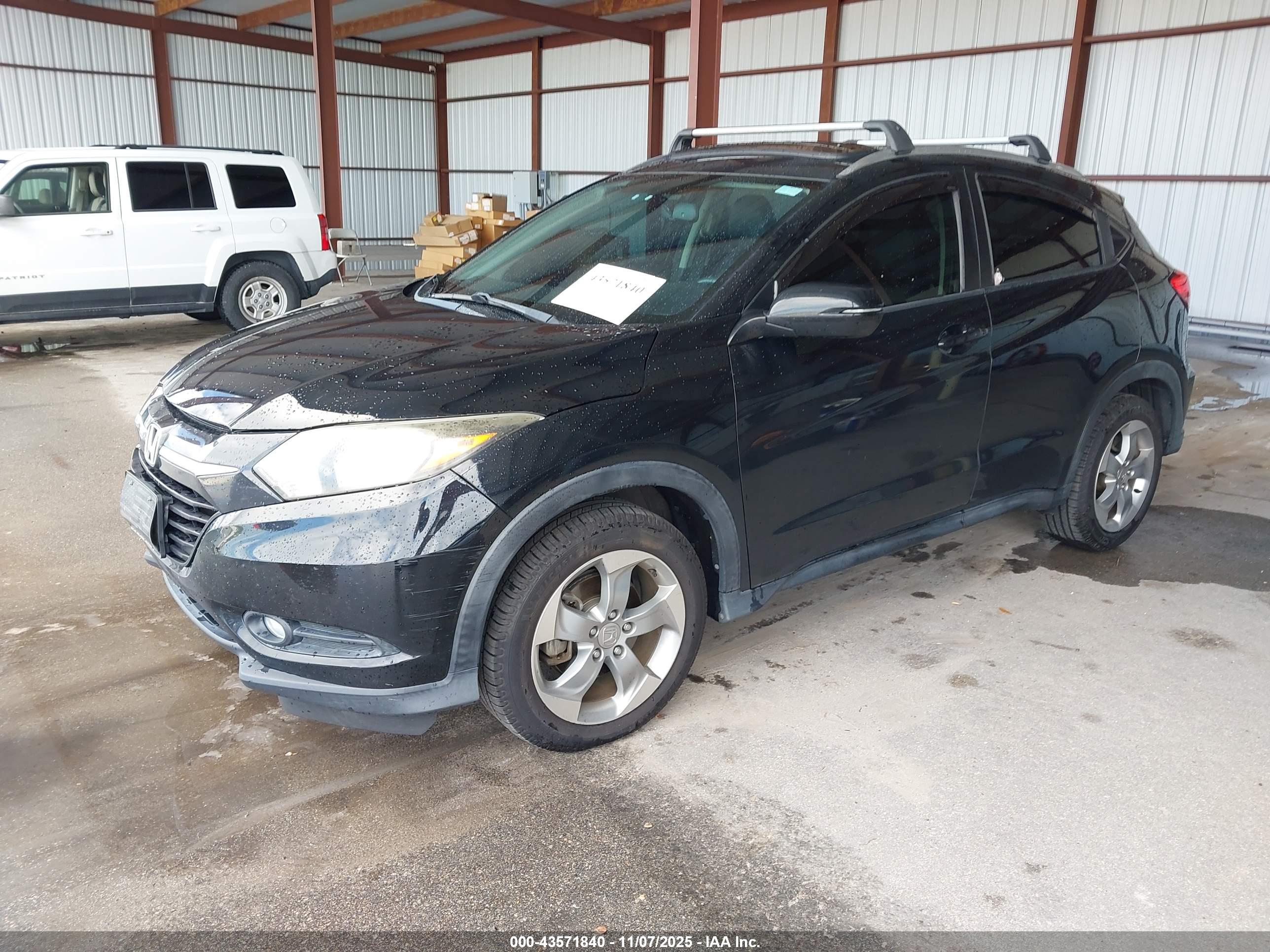 HONDA HR-V image 2