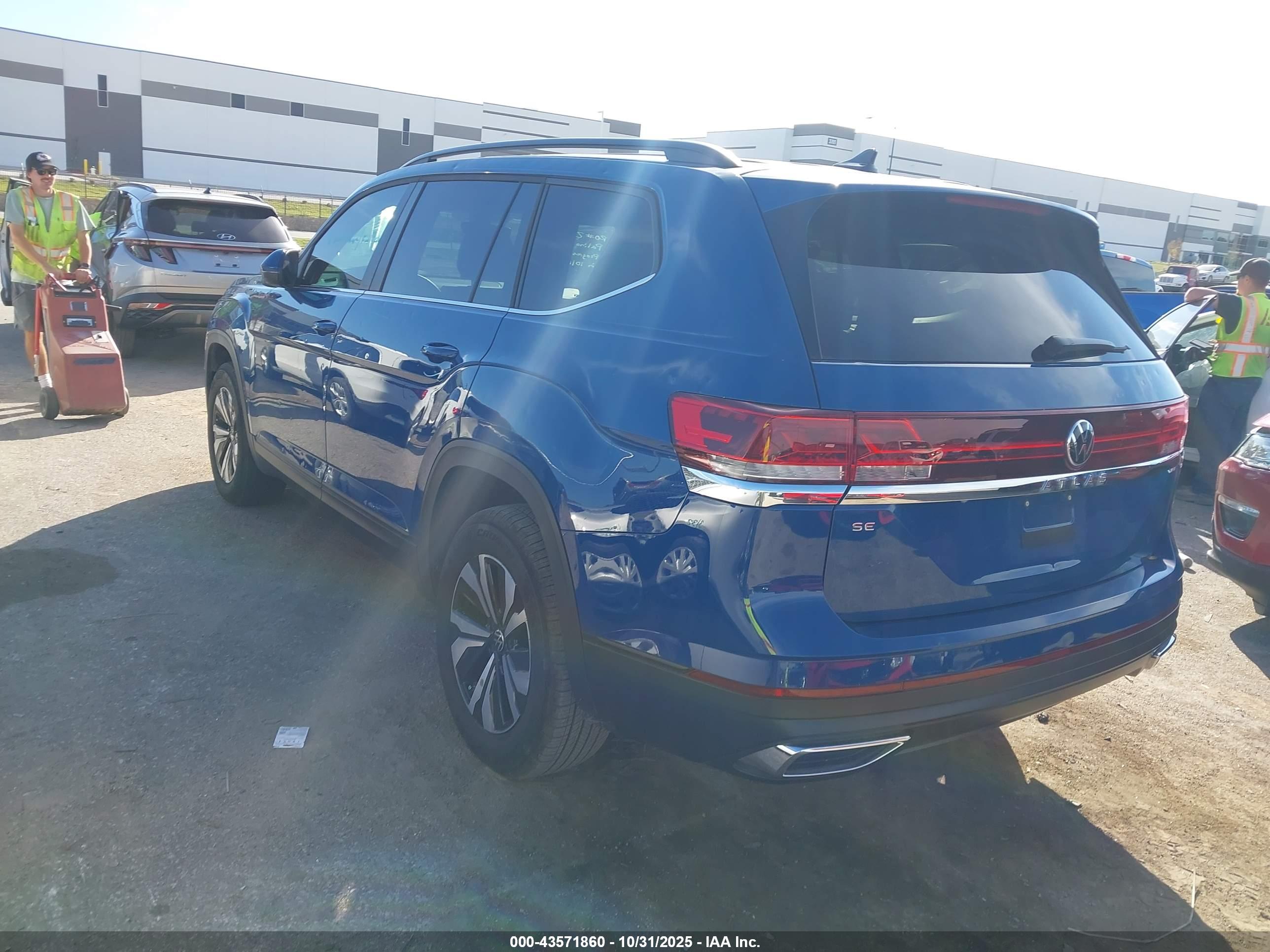 VOLKSWAGEN ATLAS image 3