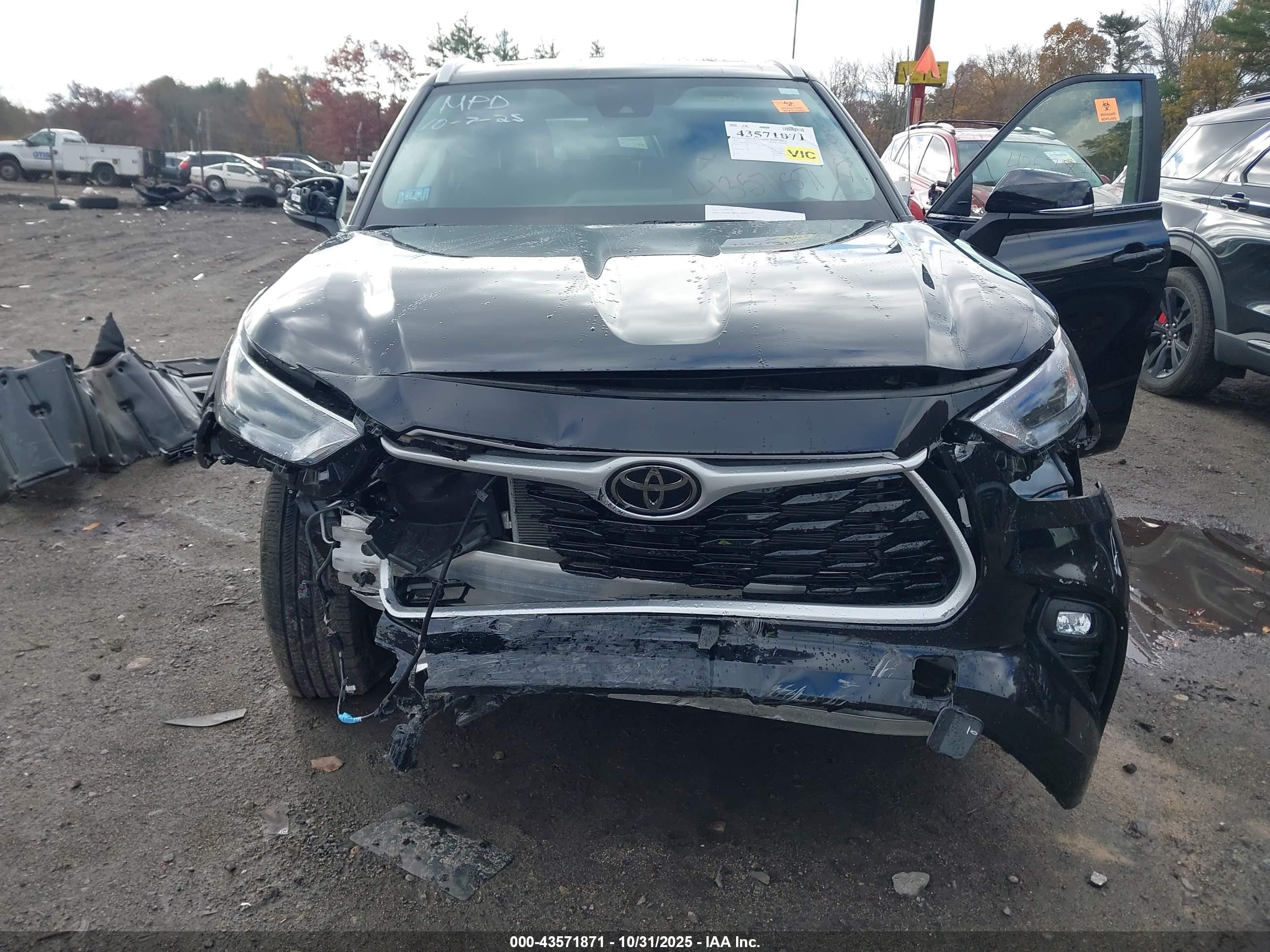 TOYOTA HIGHLANDER image 6