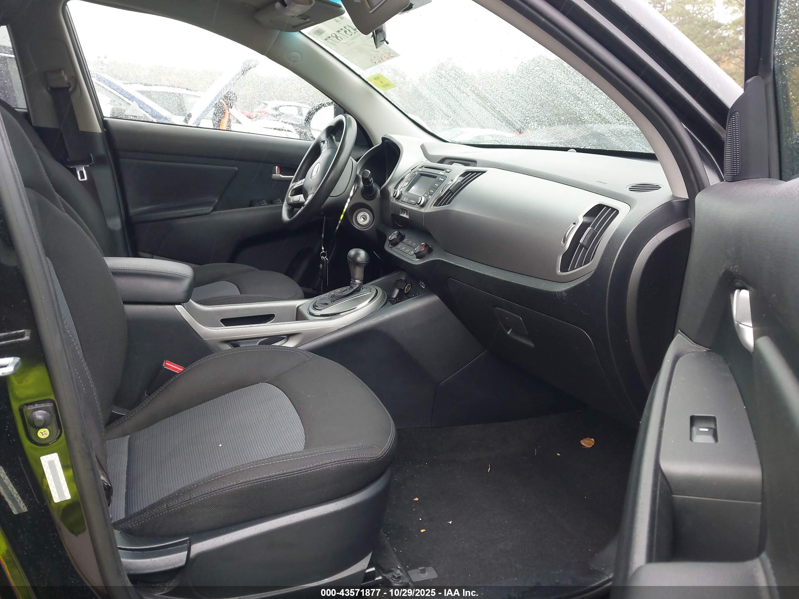 KIA SPORTAGE image 5