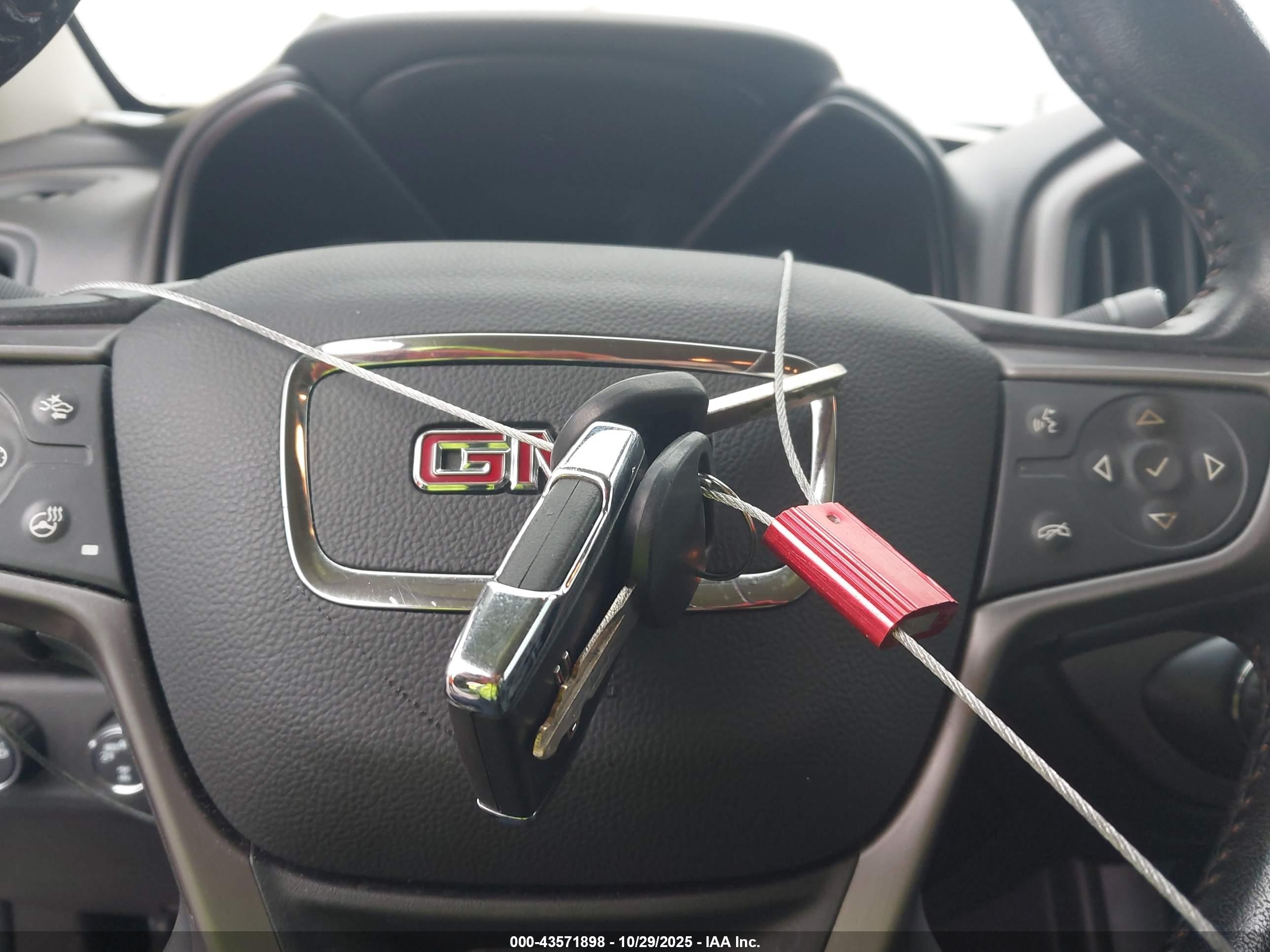 GMC CANYON image 11