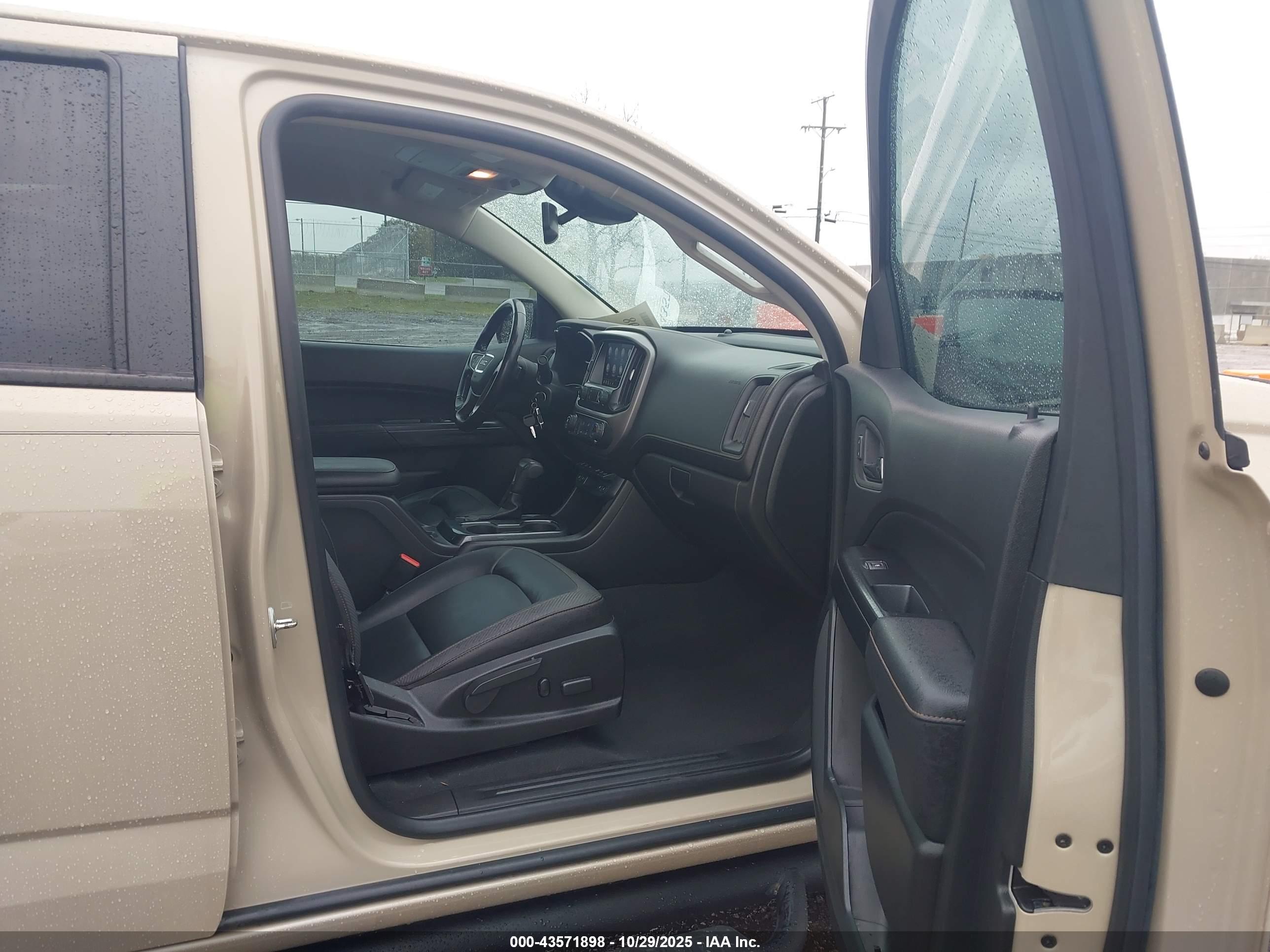 GMC CANYON image 5
