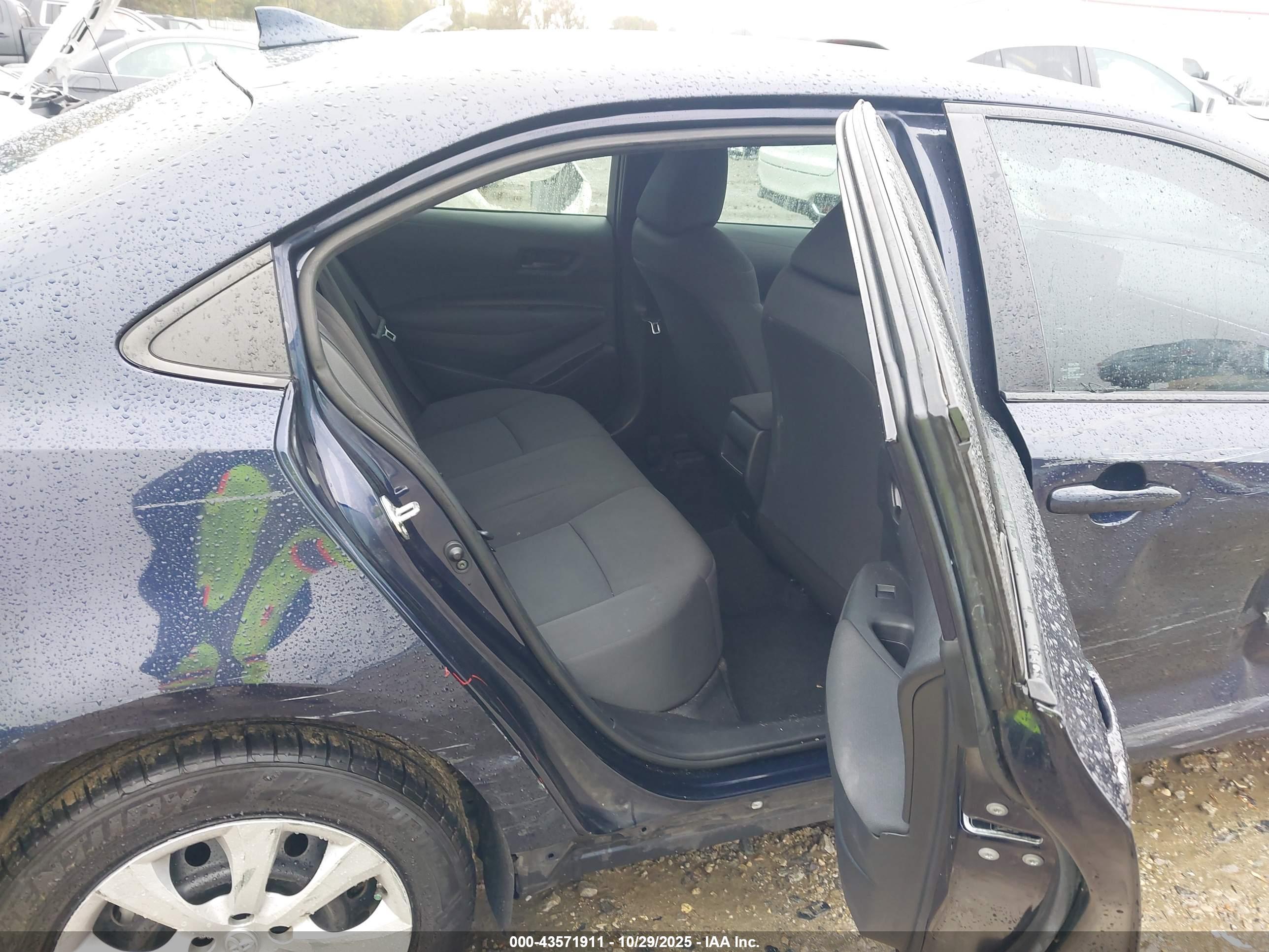 TOYOTA COROLLA image 8