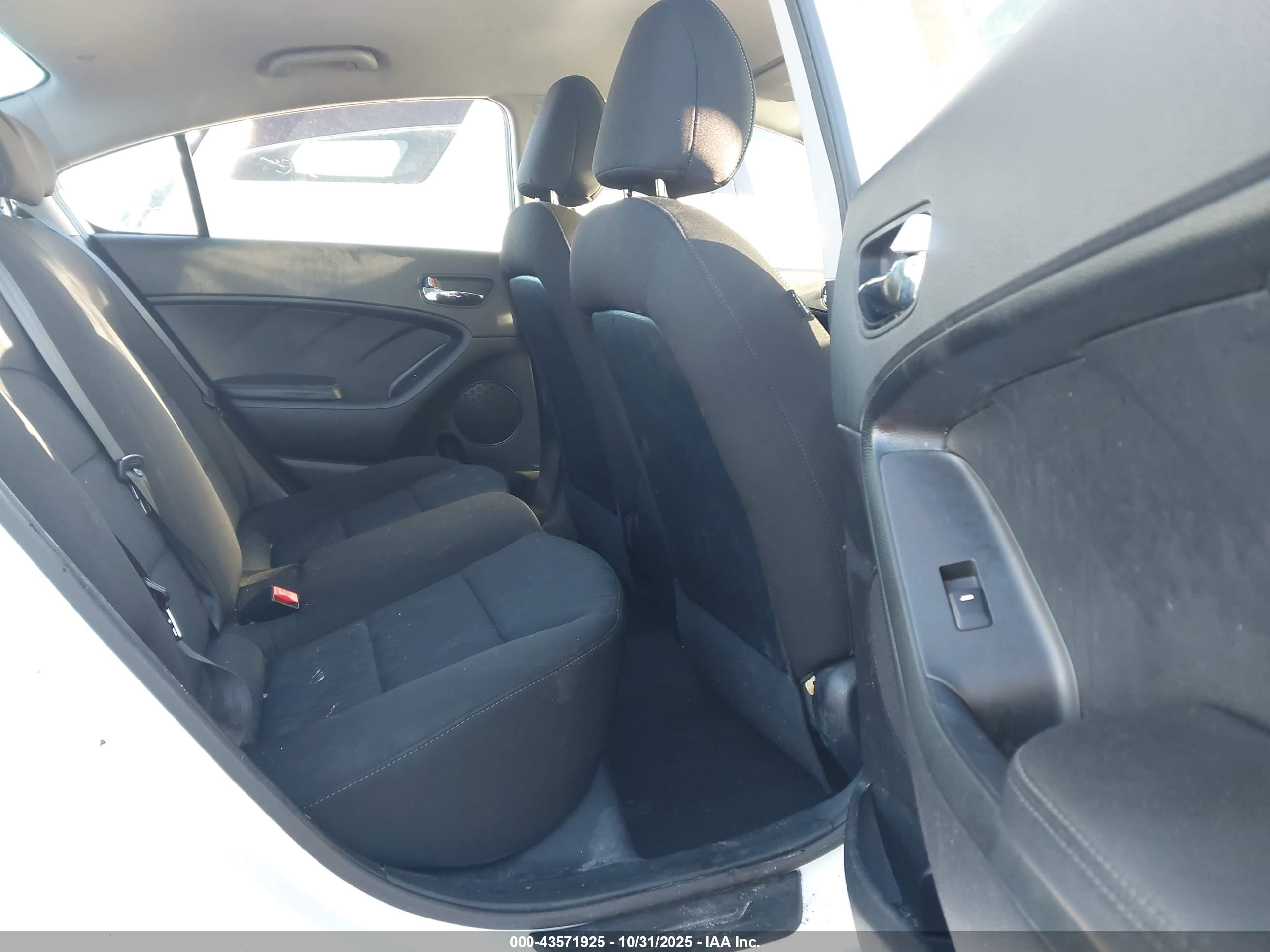 KIA FORTE image 8