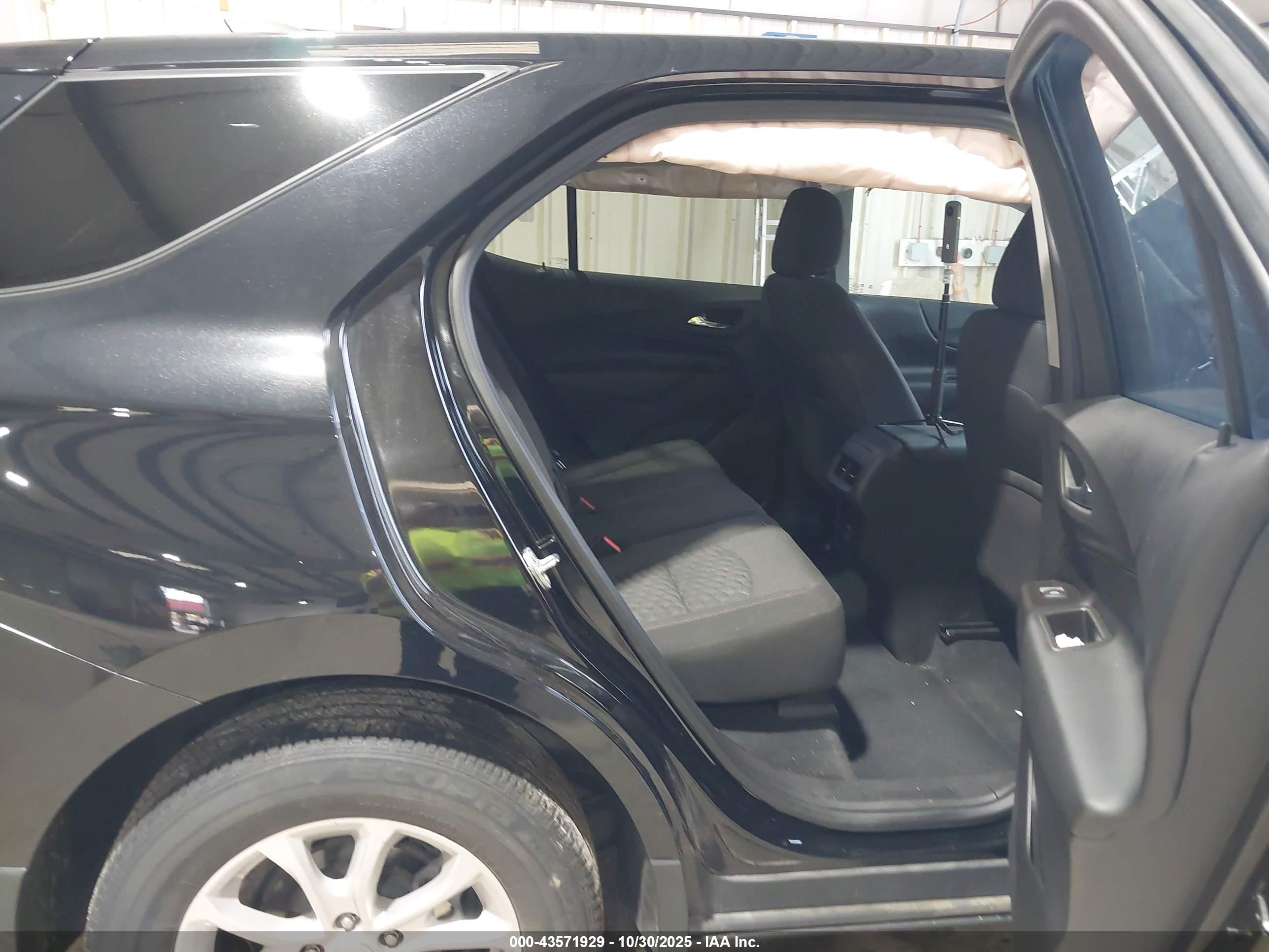 CHEVROLET EQUINOX image 8