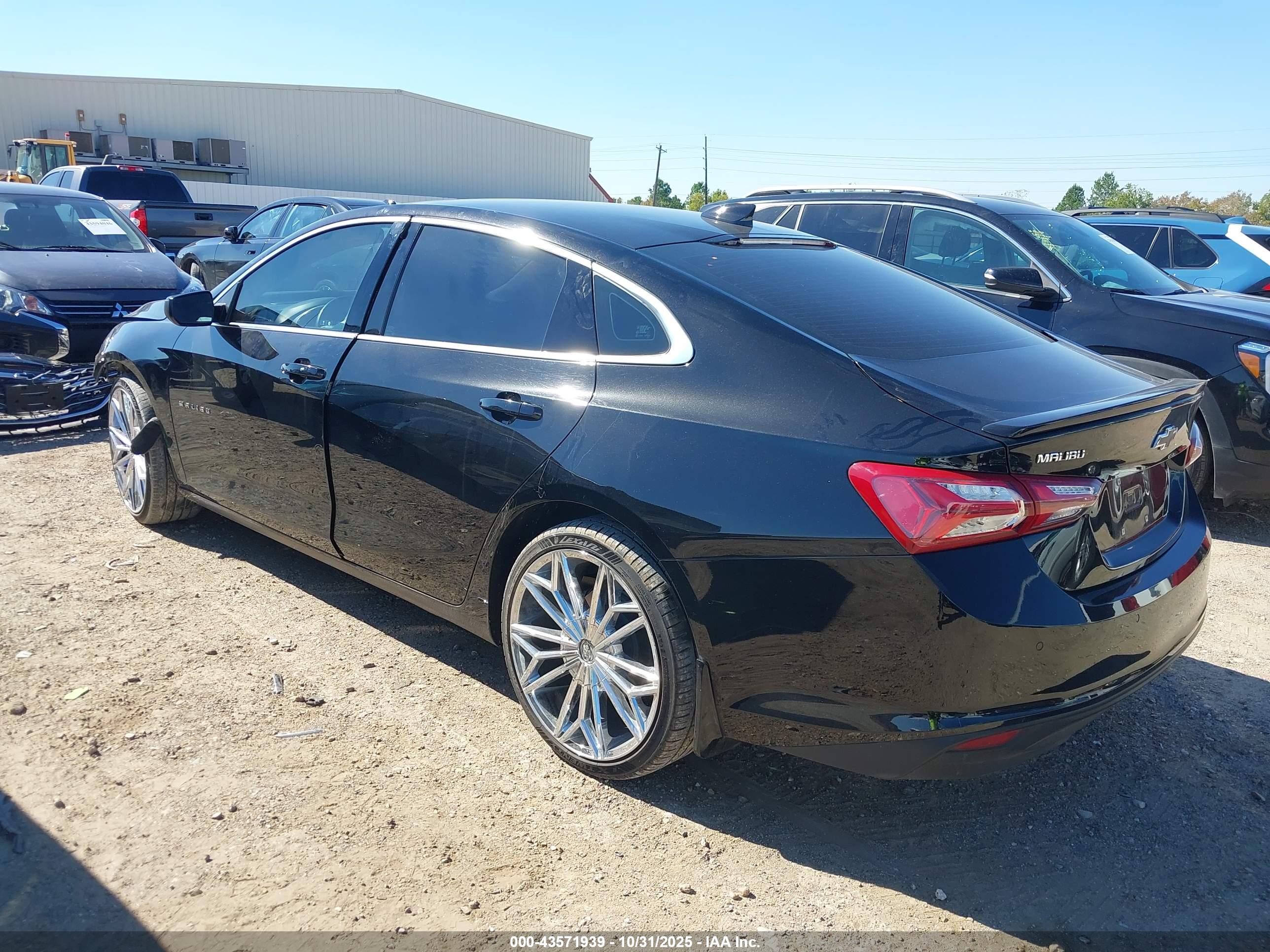CHEVROLET MALIBU image 3