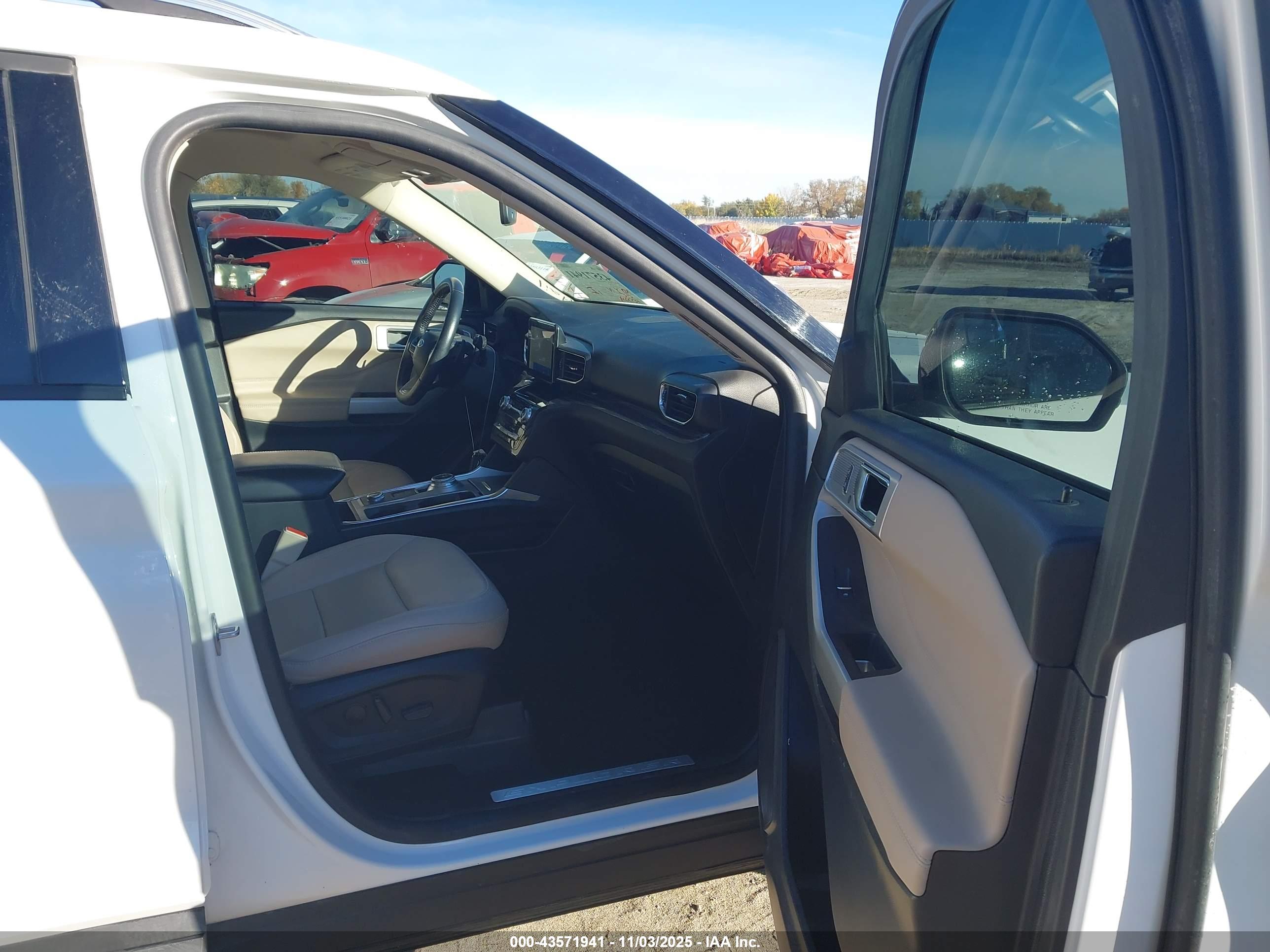 FORD EXPLORER image 5
