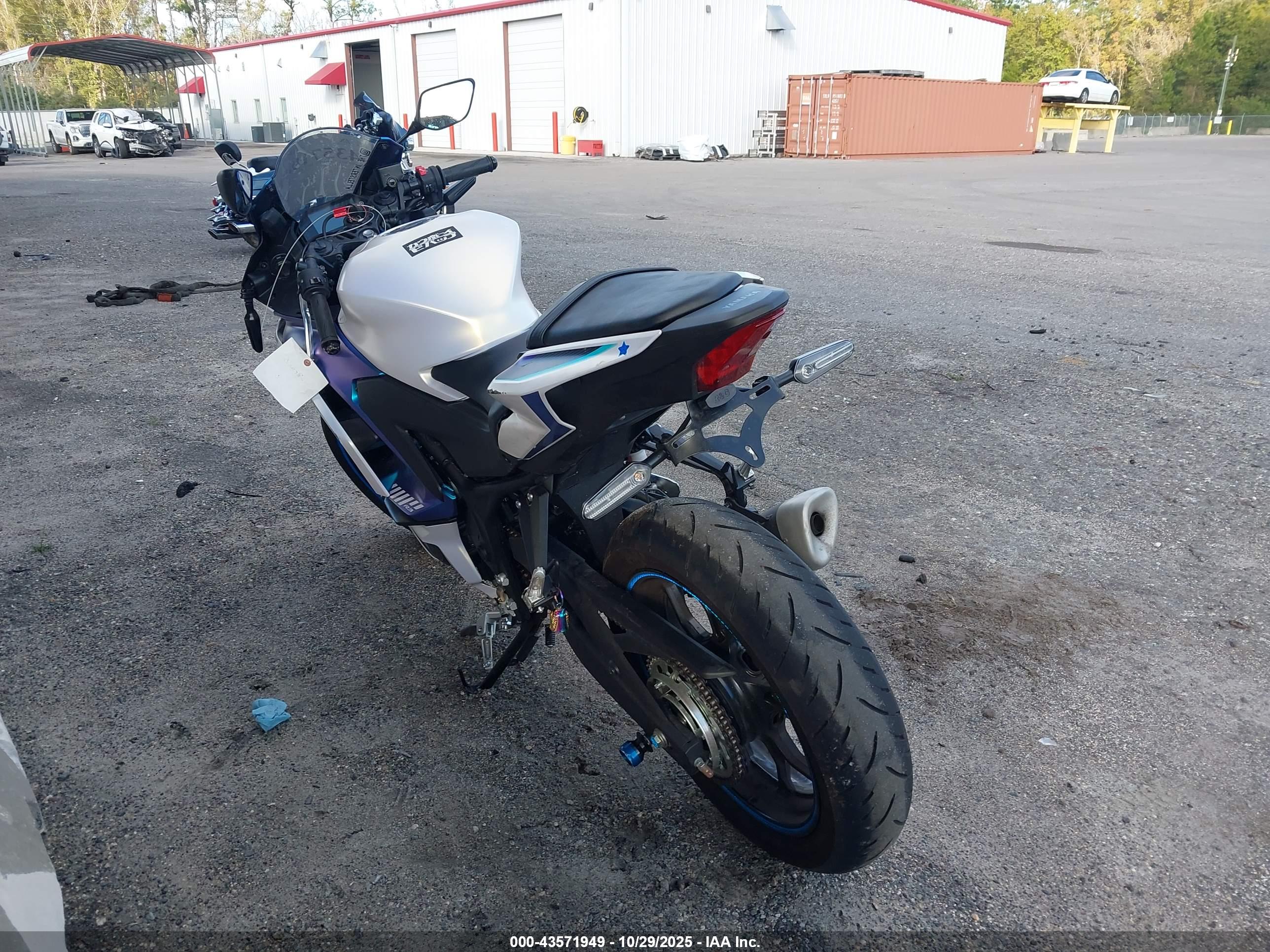 YAMAHA YFZ320 image 3