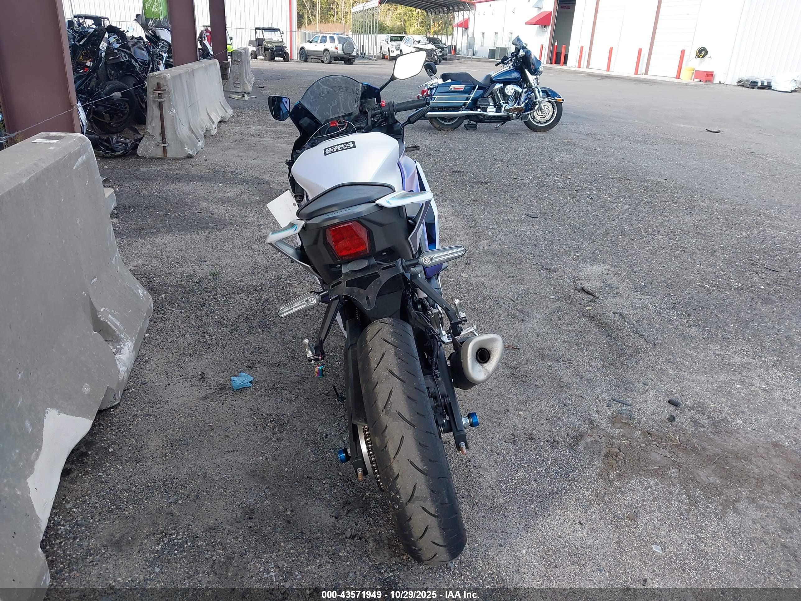 YAMAHA YFZ320 image 6