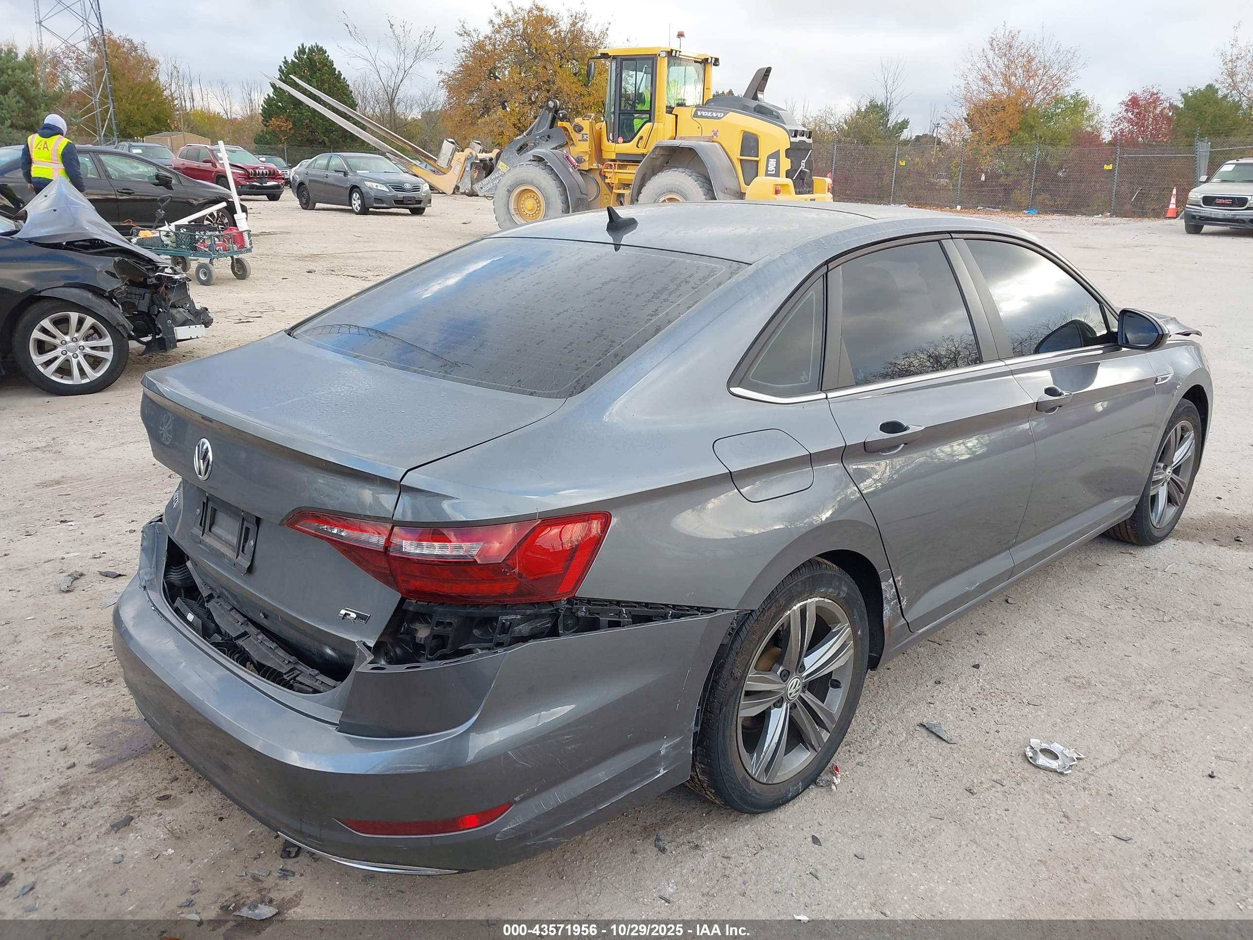 VOLKSWAGEN JETTA image 4