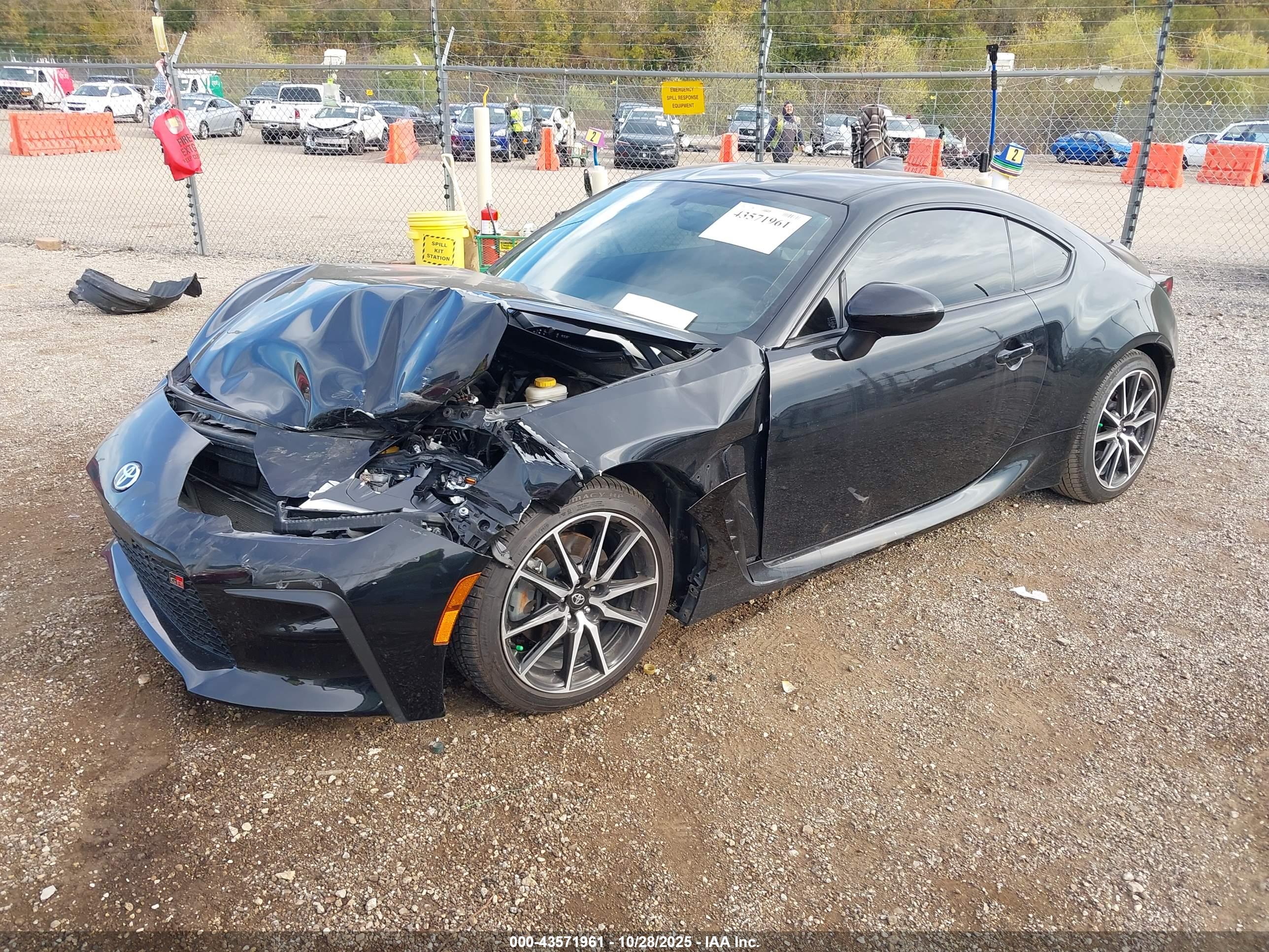 TOYOTA GR86 image 2