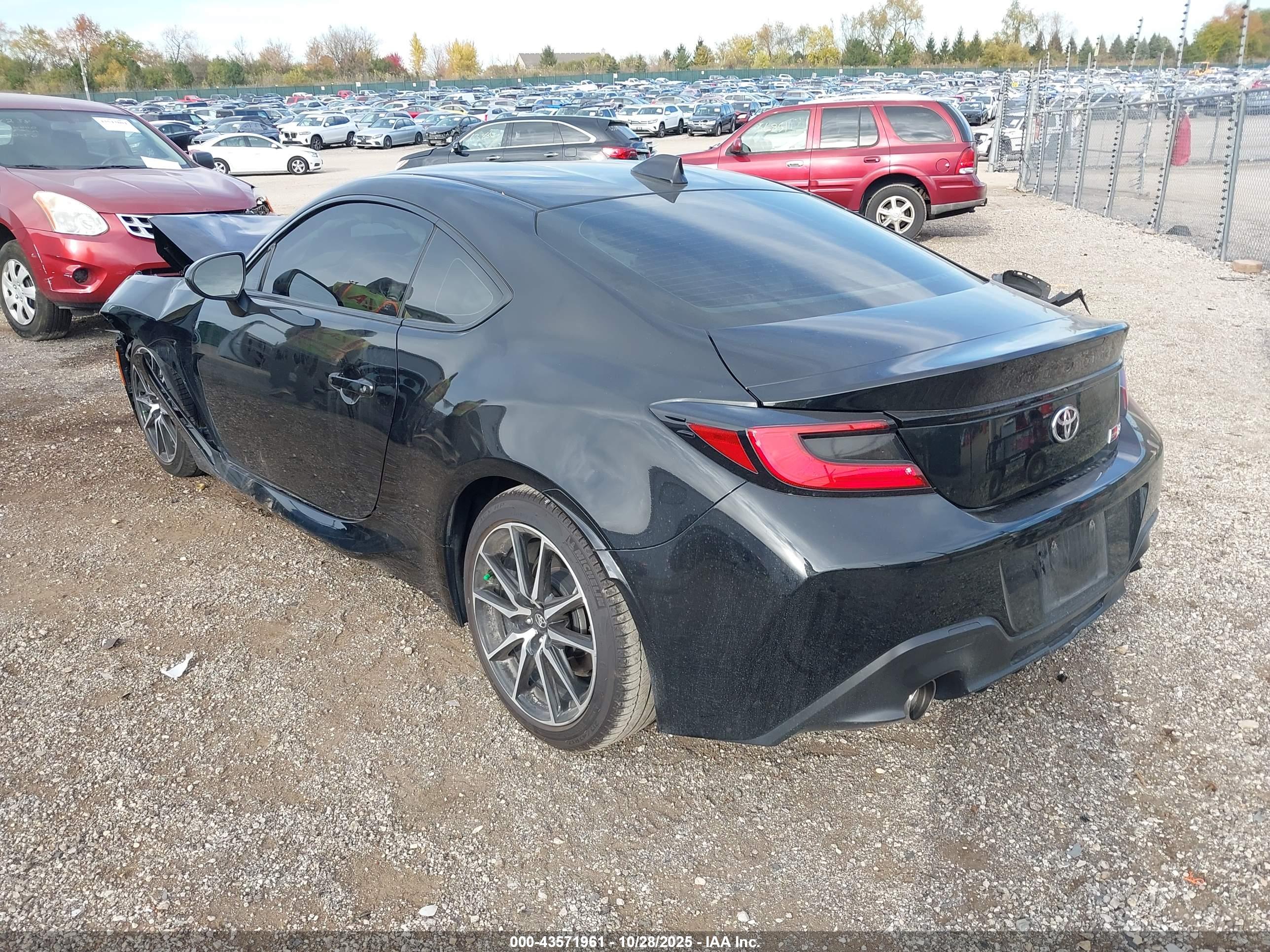 TOYOTA GR86 image 3