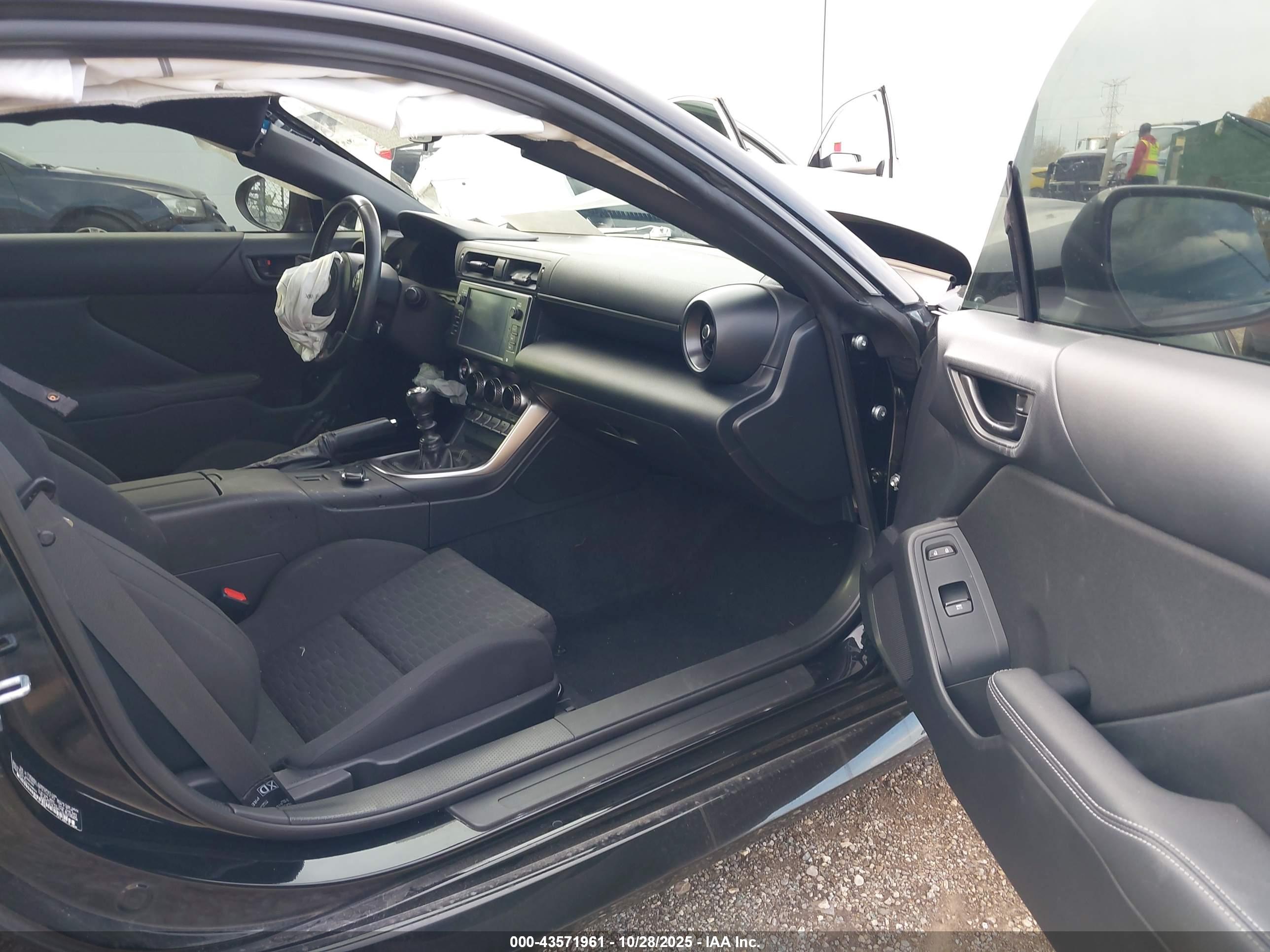 TOYOTA GR86 image 5