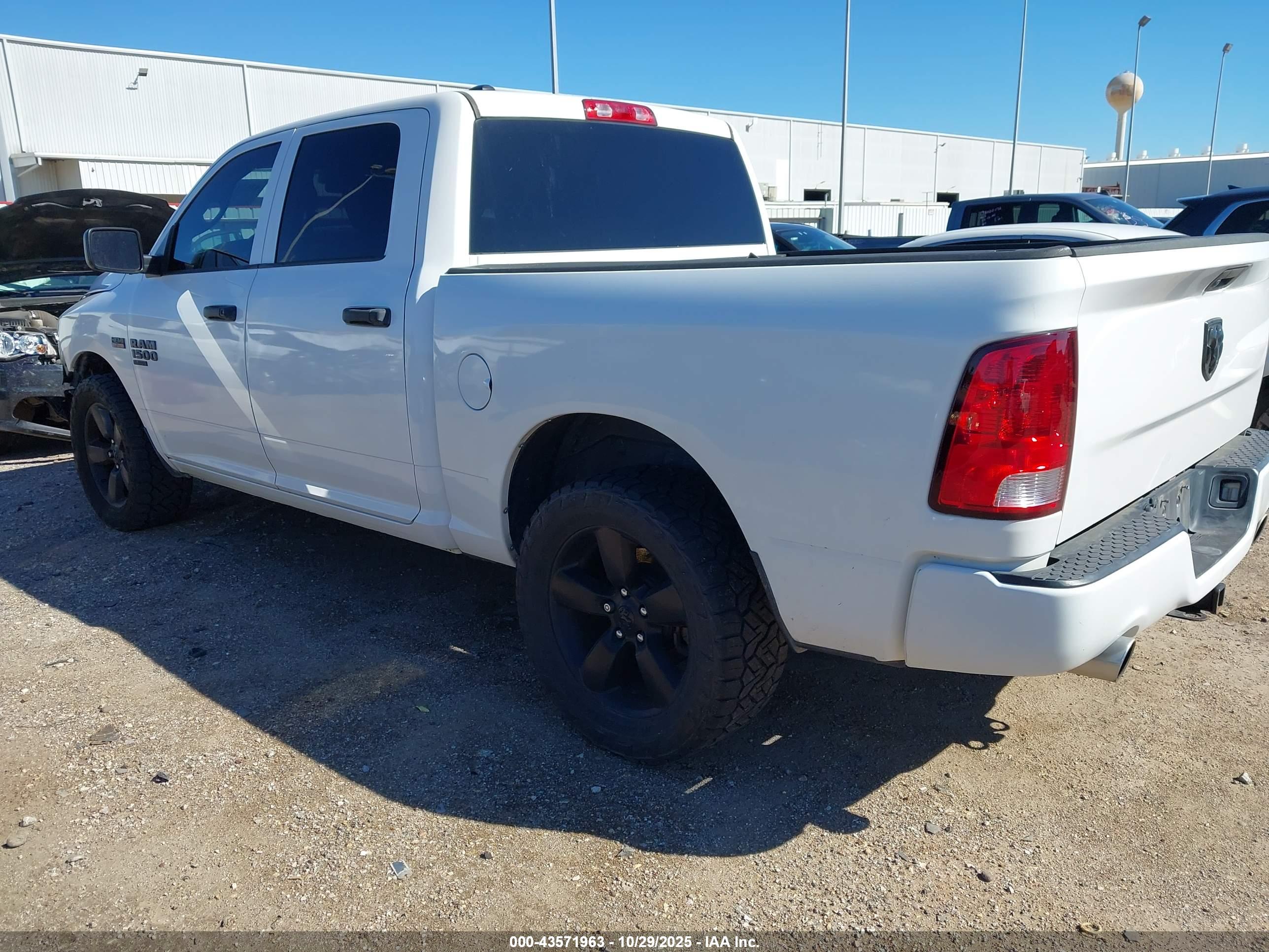 RAM 1500 image 3