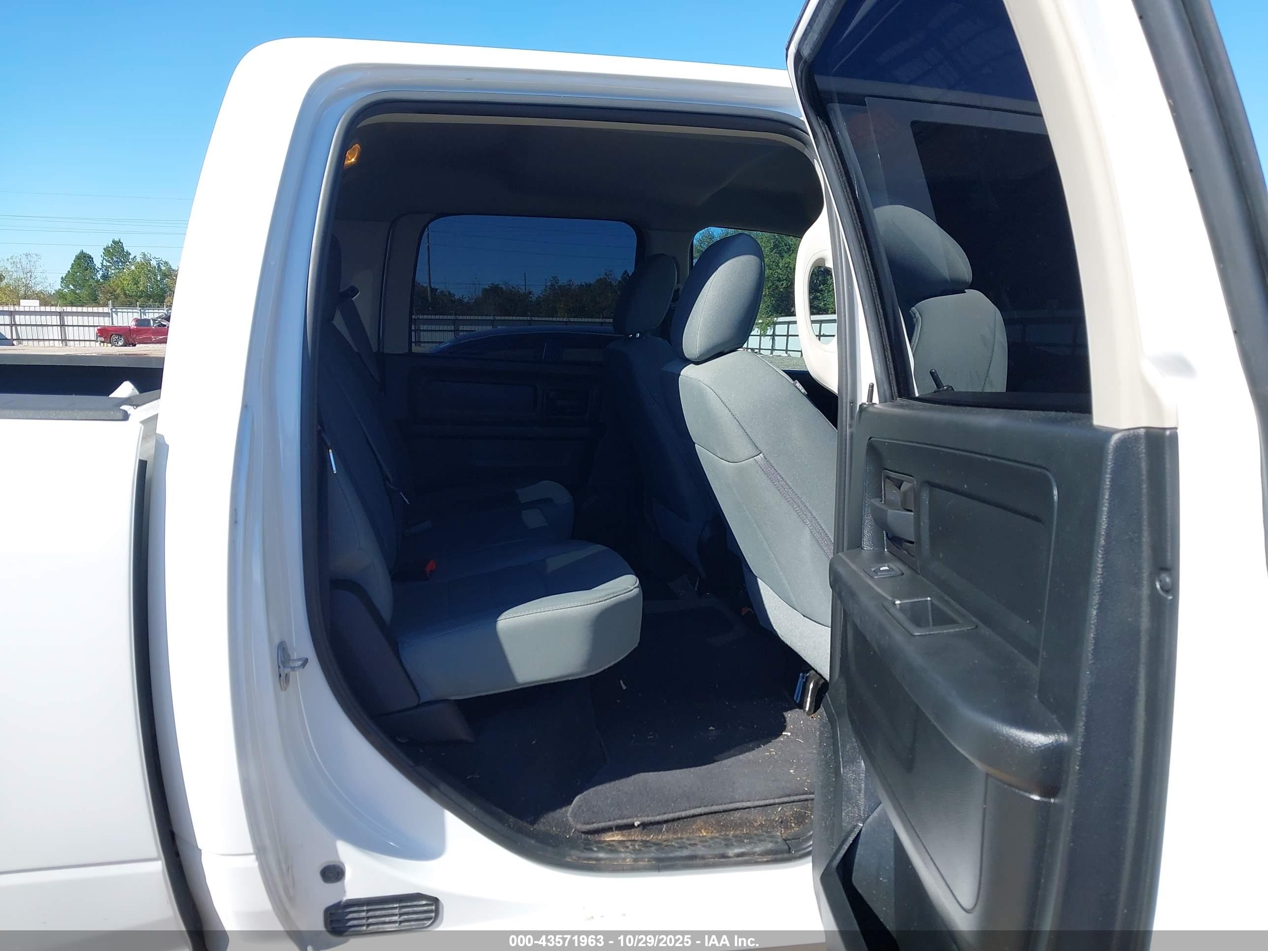 RAM 1500 image 8